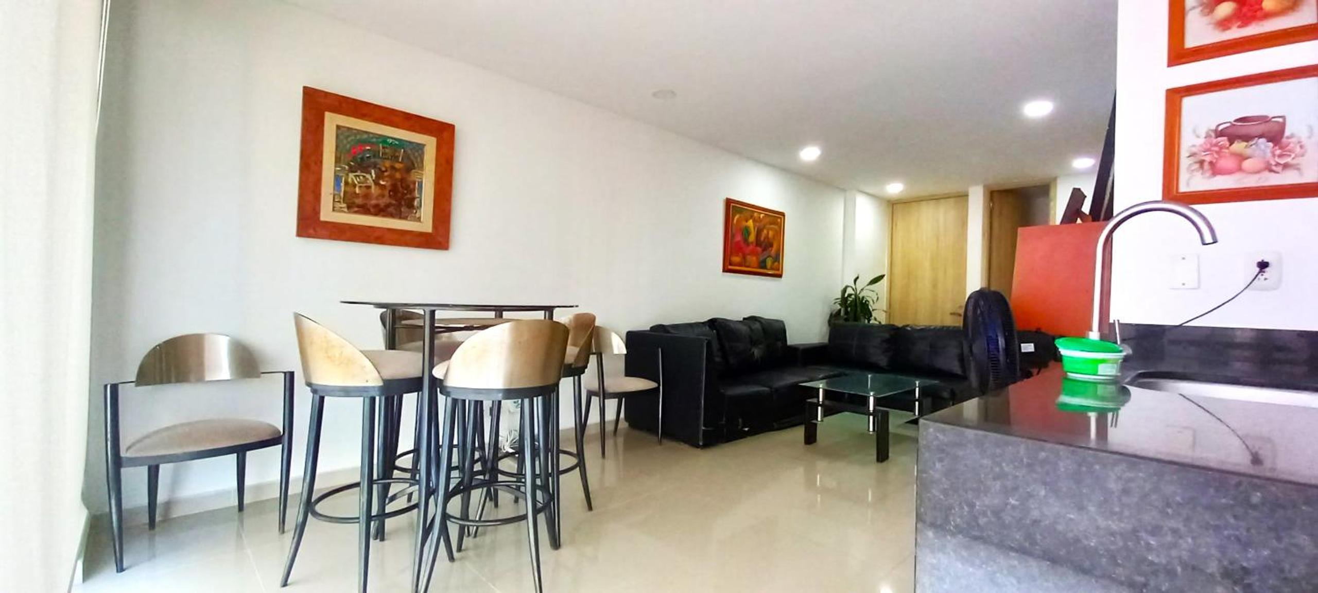 84 2BD 2 BA New building with amenities, ten blocks walled city one to the beach