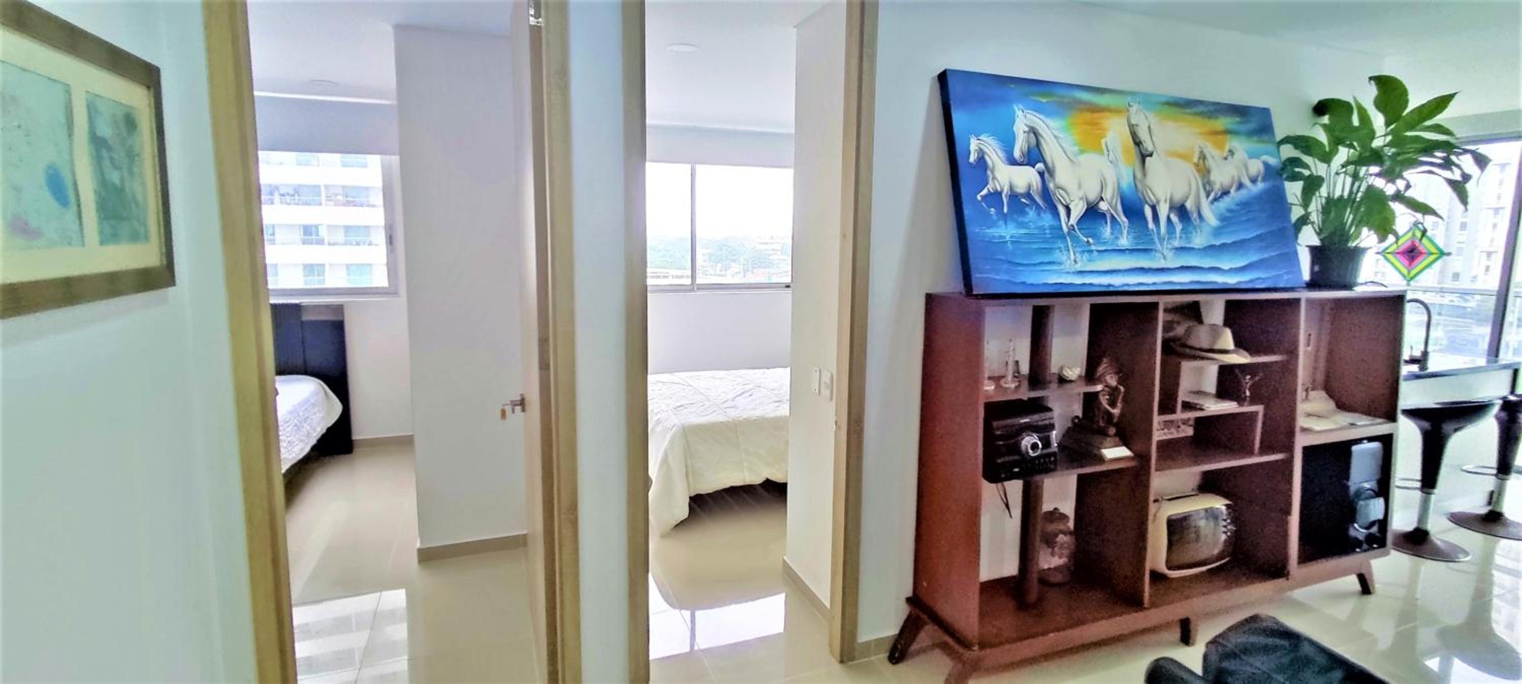 84 2BD 2 BA New building with amenities, ten blocks walled city one to the beach