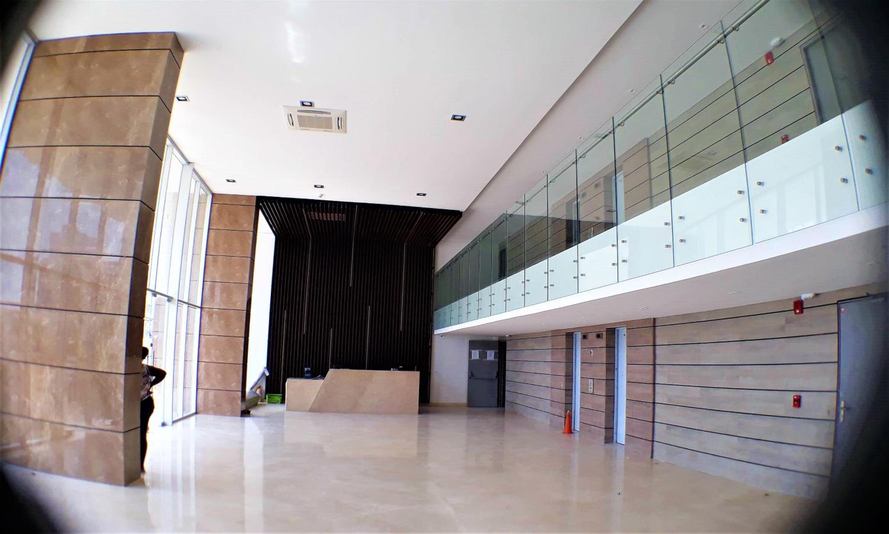 84 2BD 2 BA New building with amenities, ten blocks walled city one to the beach