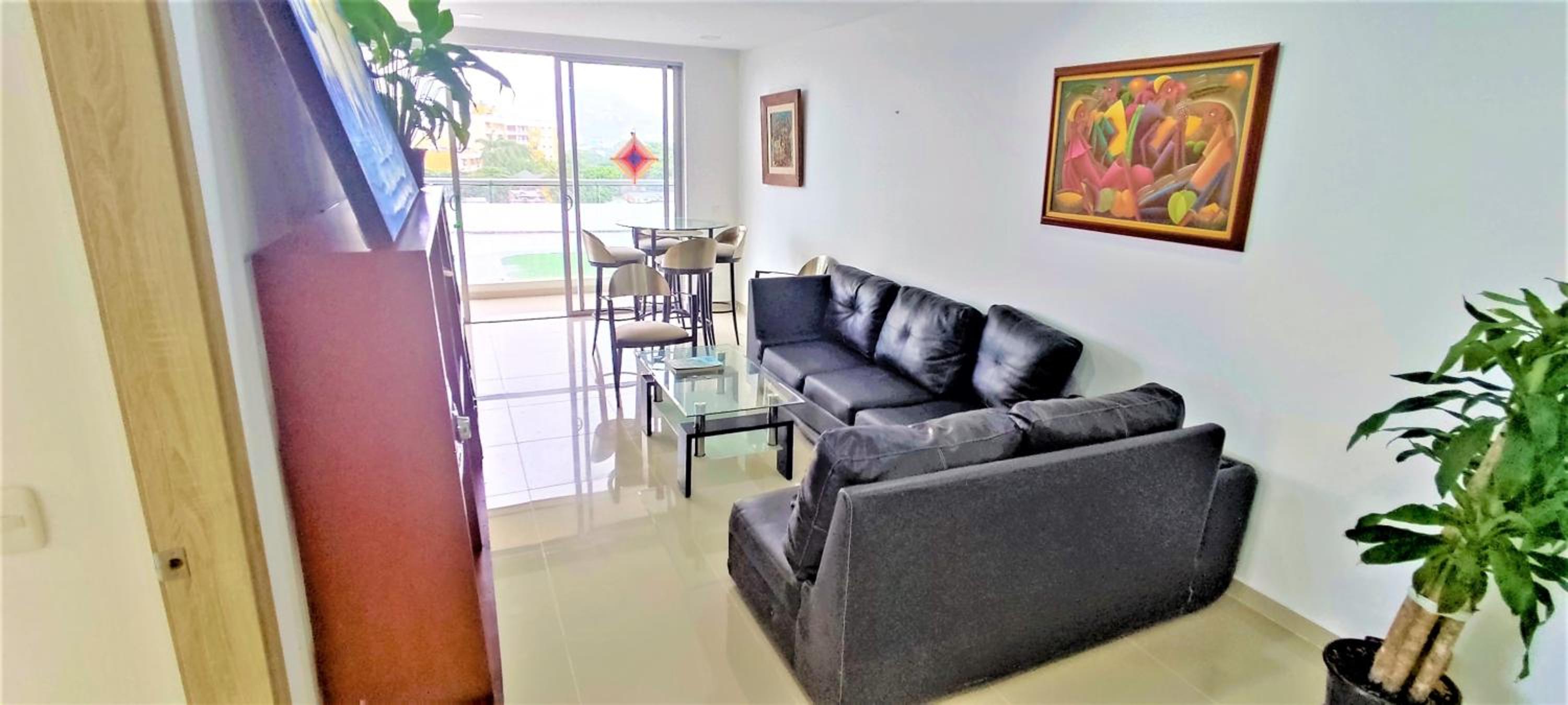 84 2BD 2 BA New building with amenities, ten blocks walled city one to the beach