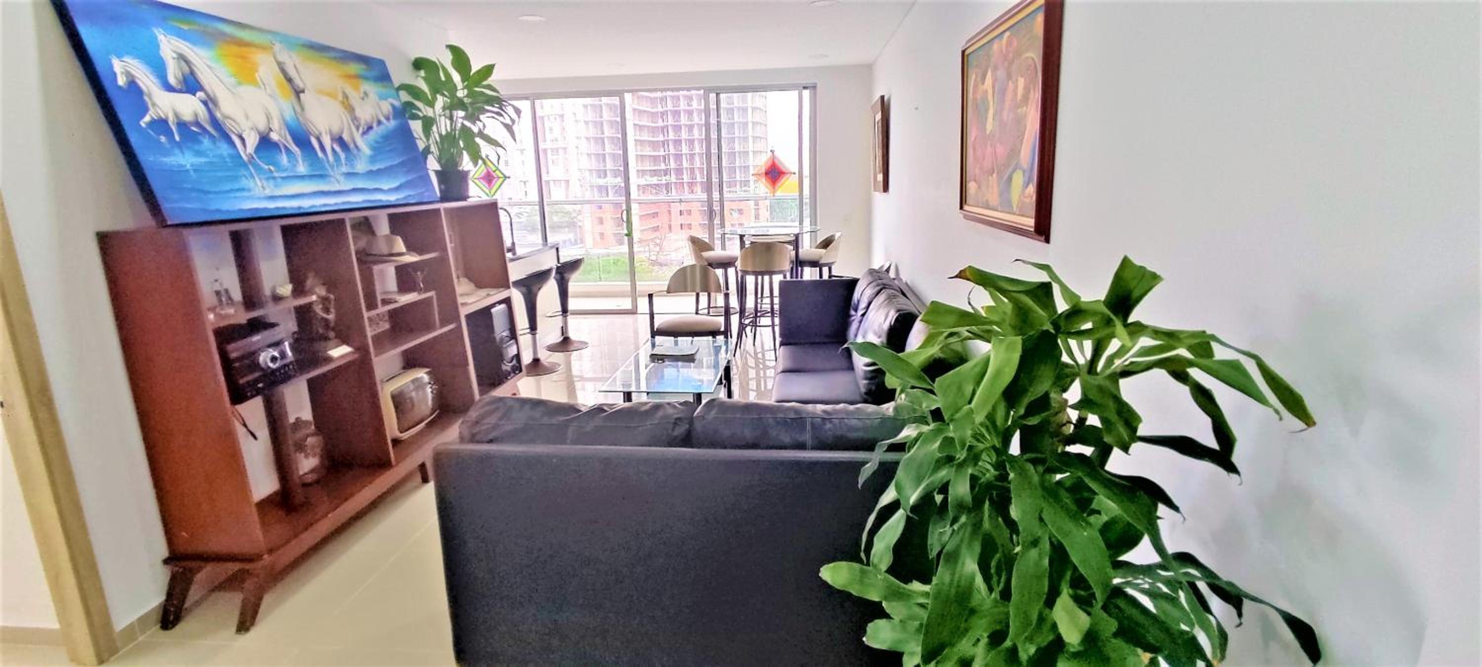 84 2BD 2 BA New building with amenities, ten blocks walled city one to the beach