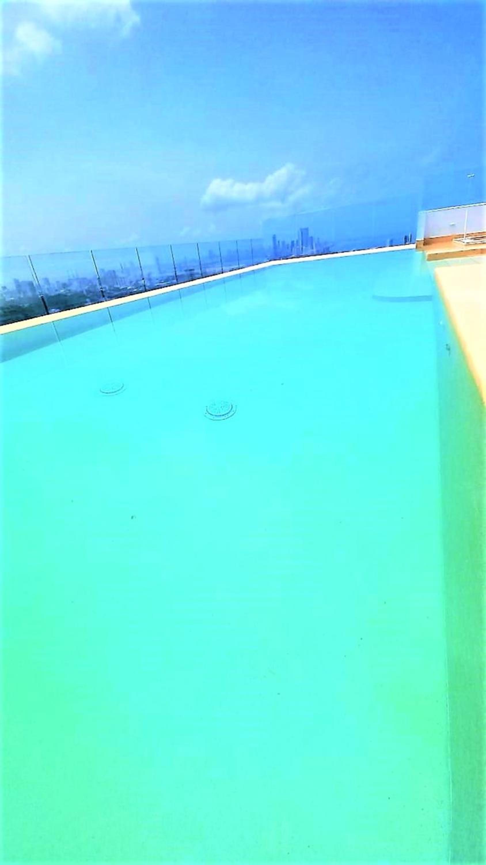 84 2BD 2 BA New building with amenities, ten blocks walled city one to the beach