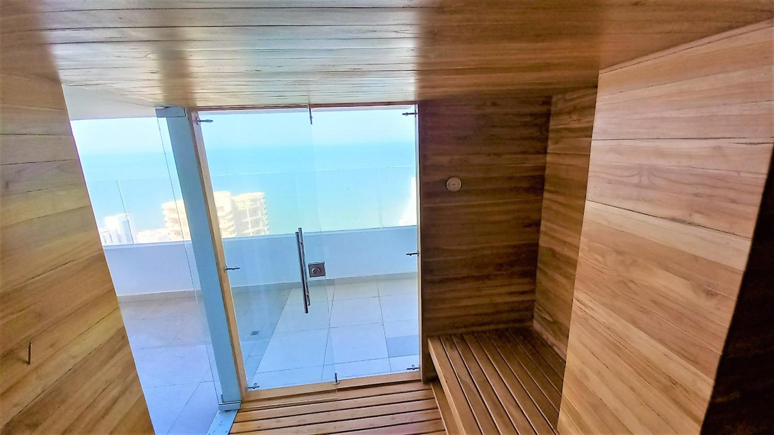 84 2BD 2 BA New building with amenities, ten blocks walled city one to the beach