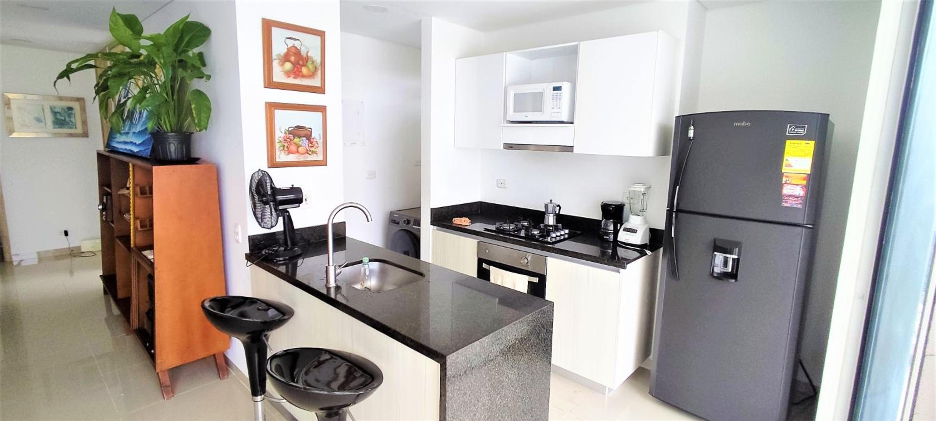 84 2BD 2 BA New building with amenities, ten blocks walled city one to the beach