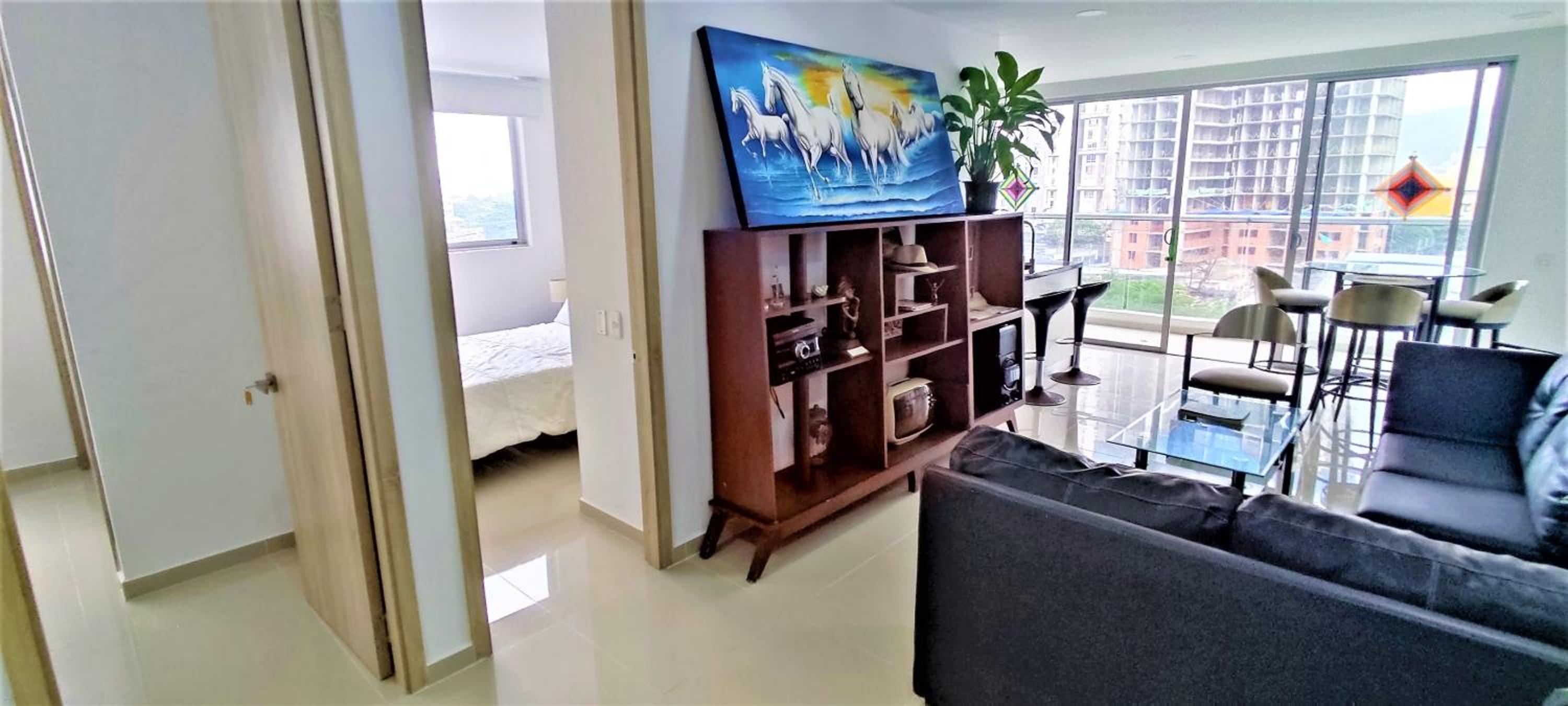 84 2BD 2 BA New building with amenities, ten blocks walled city one to the beach