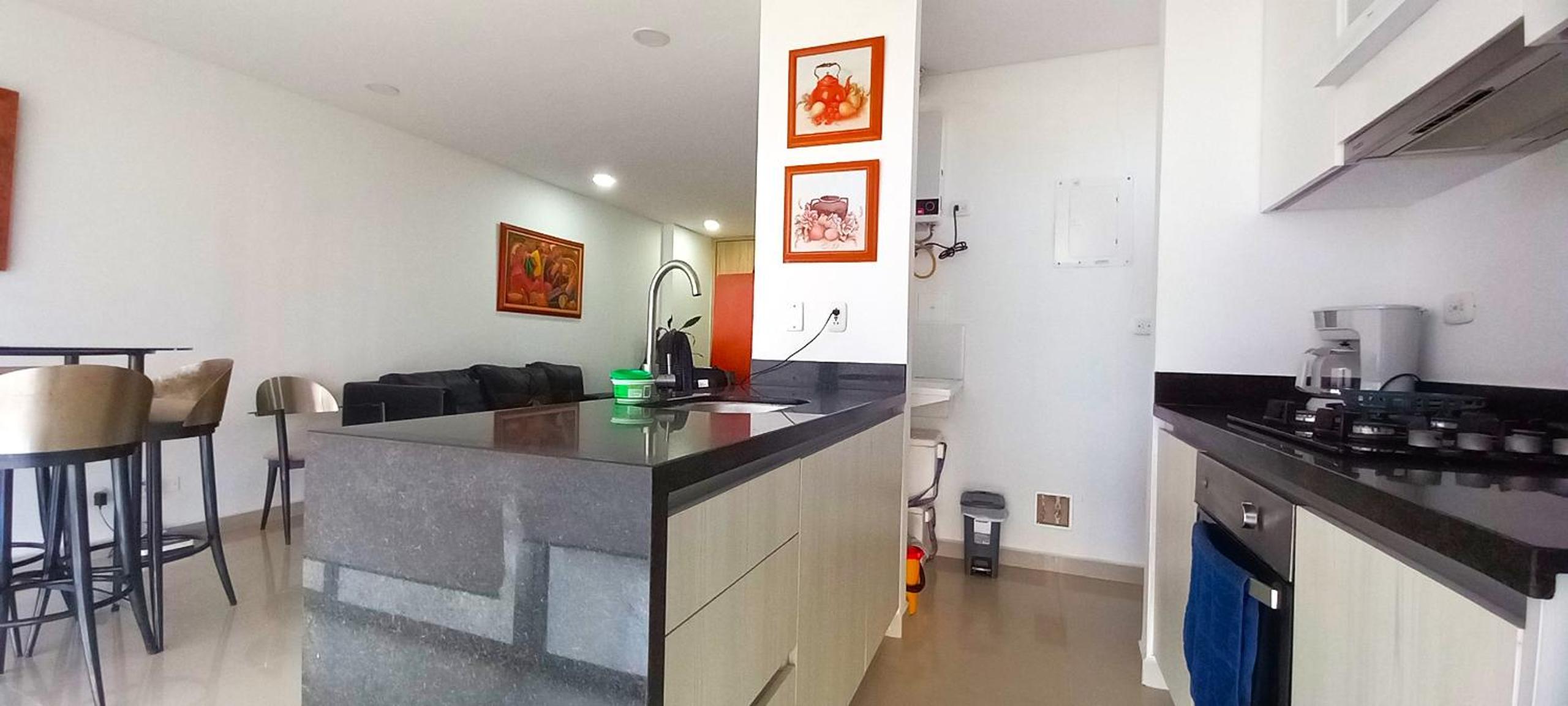 84 2BD 2 BA New building with amenities, ten blocks walled city one to the beach