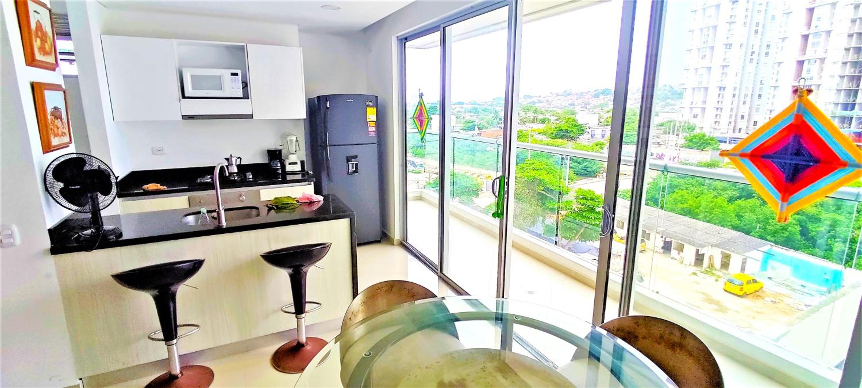 84 2BD 2 BA New building with amenities, ten blocks walled city one to the beach