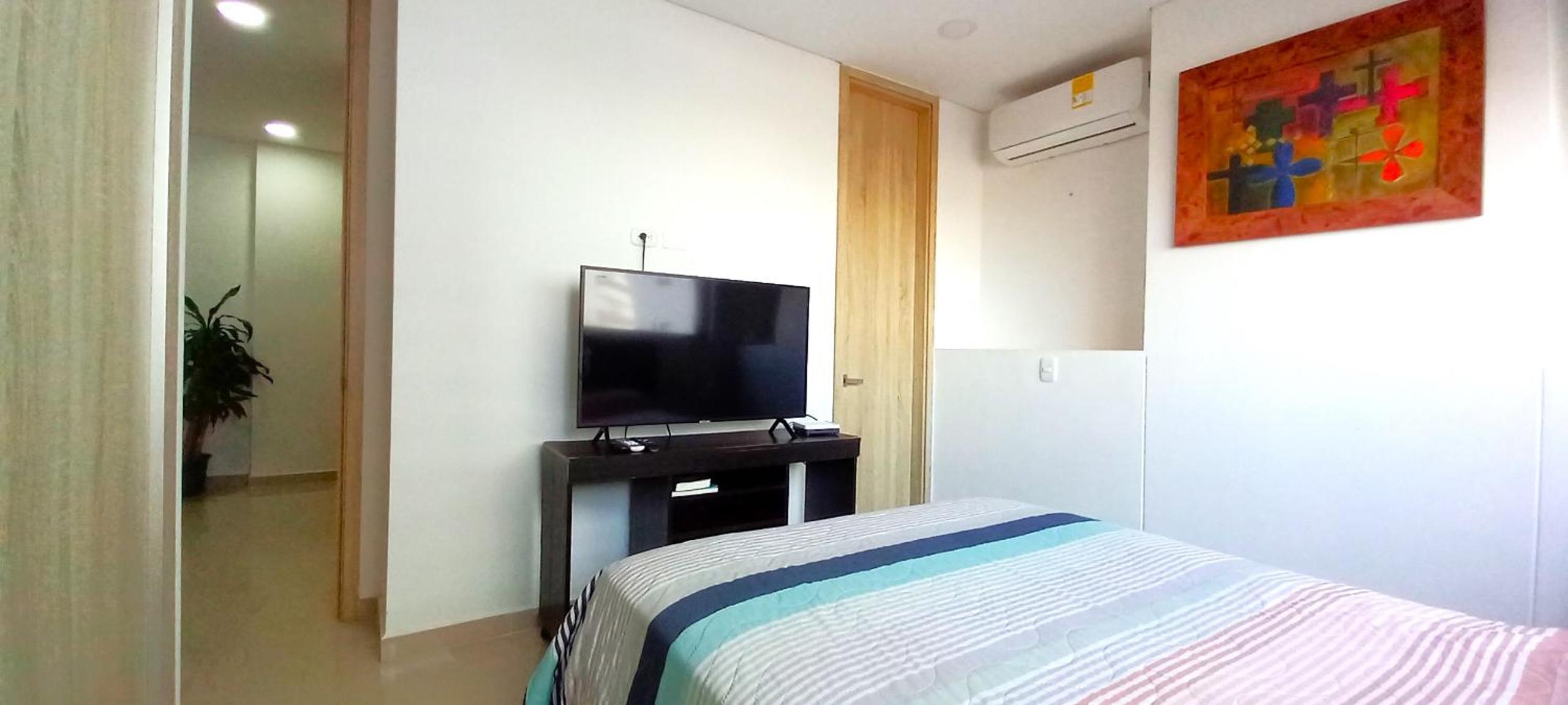 84 2BD 2 BA New building with amenities, ten blocks walled city one to the beach