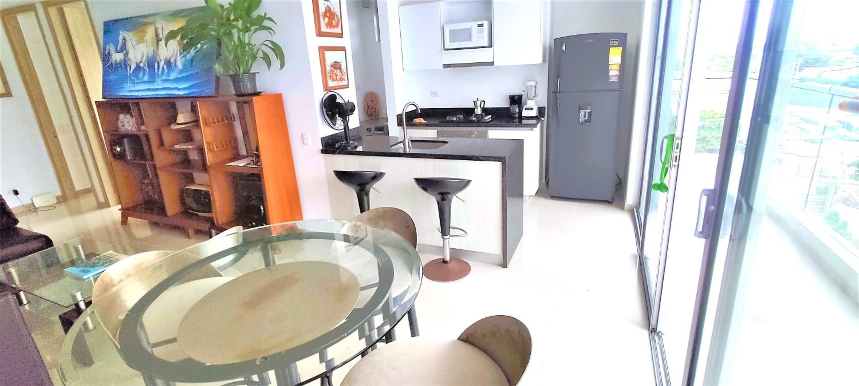 84 2BD 2 BA New building with amenities, ten blocks walled city one to the beach