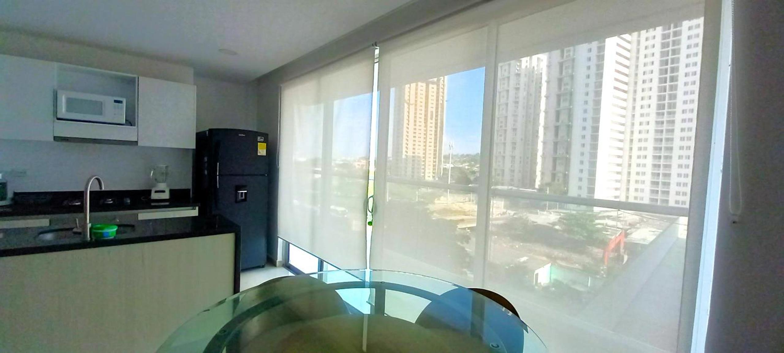 84 2BD 2 BA New building with amenities, ten blocks walled city one to the beach