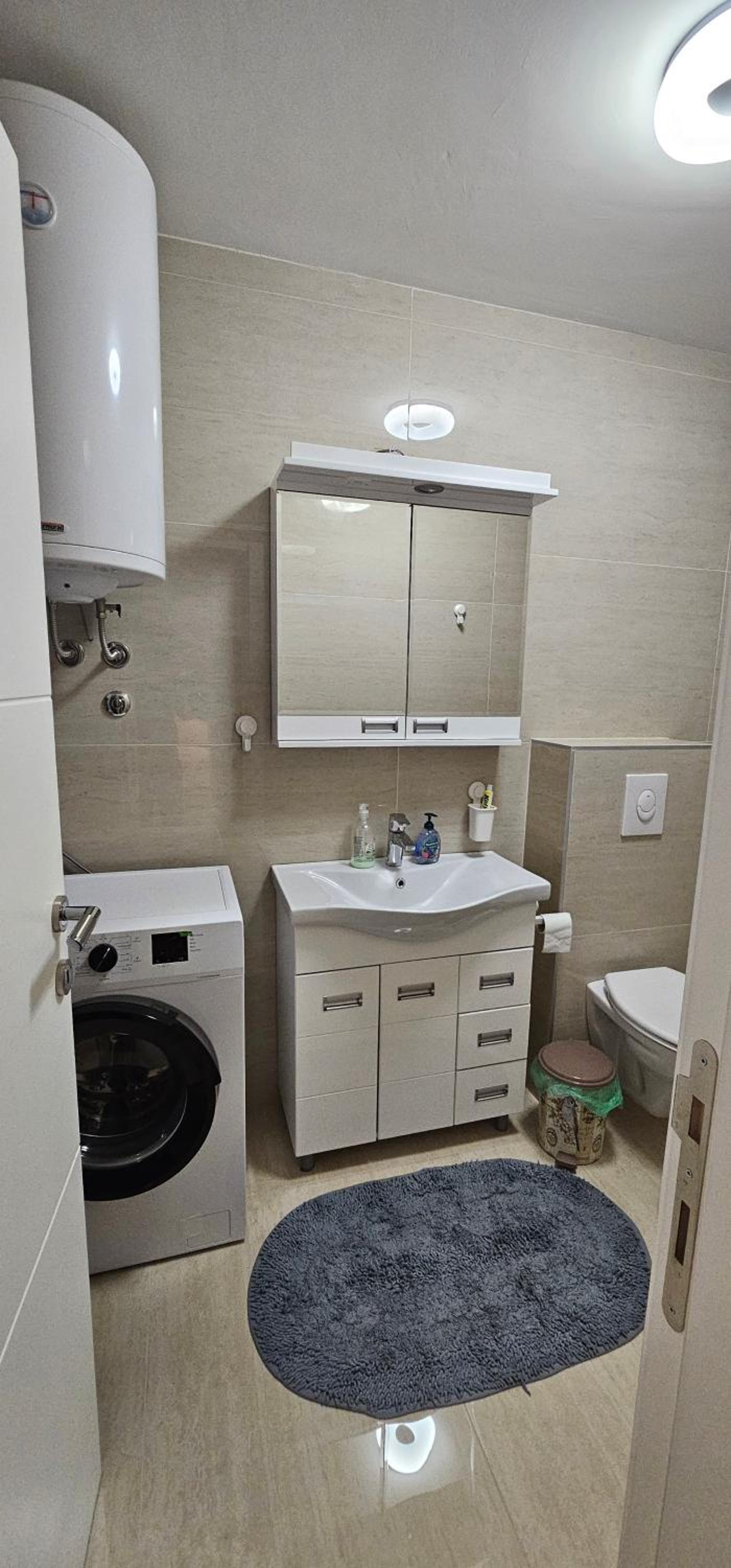 Batajnički Lux