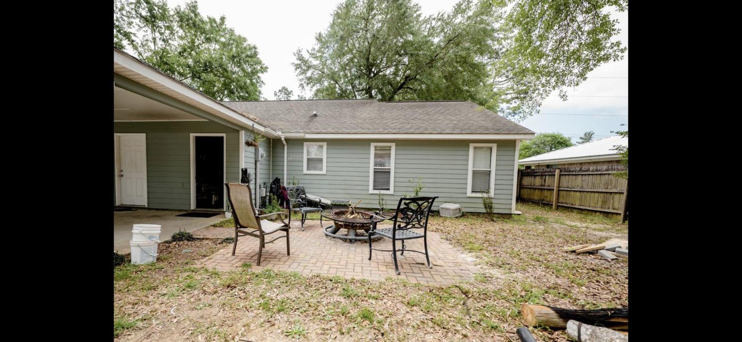 Family Friendly Home in walking district, 5 minutes from beach view 3