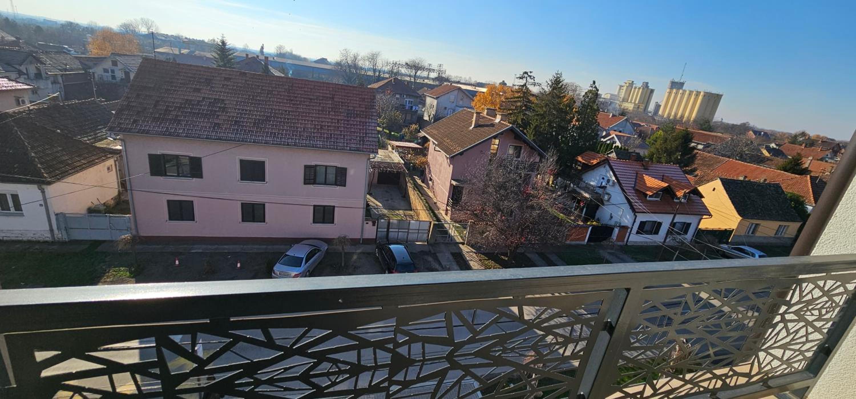 Batajnički Lux