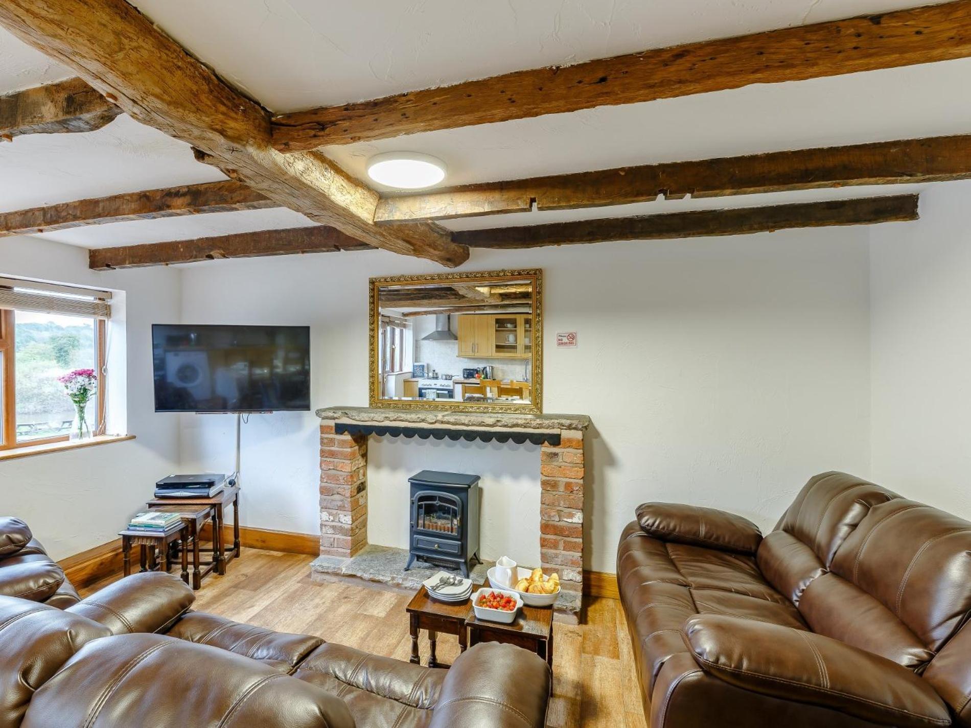 3 Bed in Bridgnorth oc-therr view 3