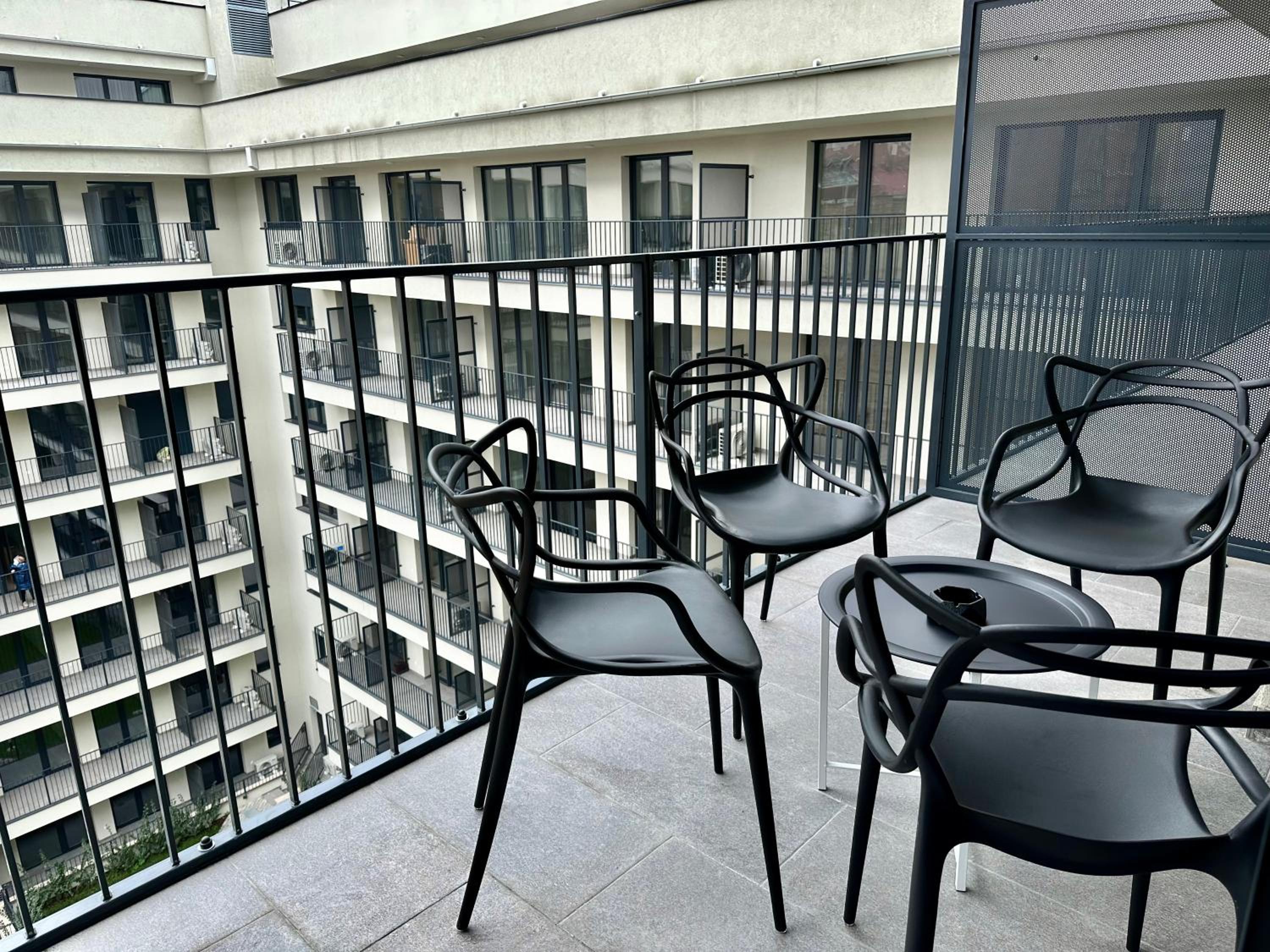 River Passage Budapest Garage/AC/Balcony view 5