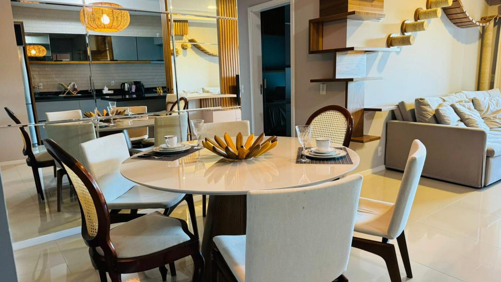 Lindo apartamento frente mar em condomínio club