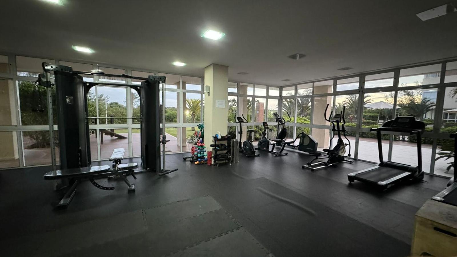 Lindo apartamento frente mar em condomínio club