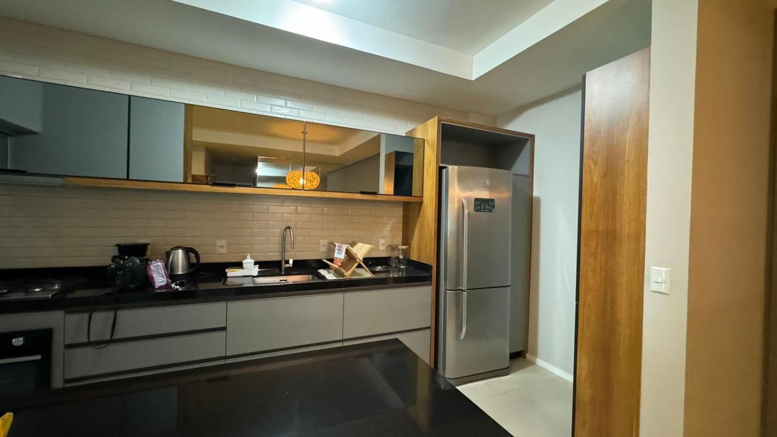 Lindo apartamento frente mar em condomínio club