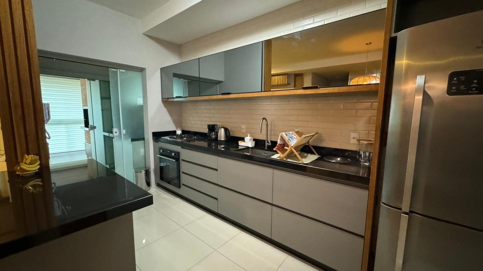 Lindo apartamento frente mar em condomínio club
