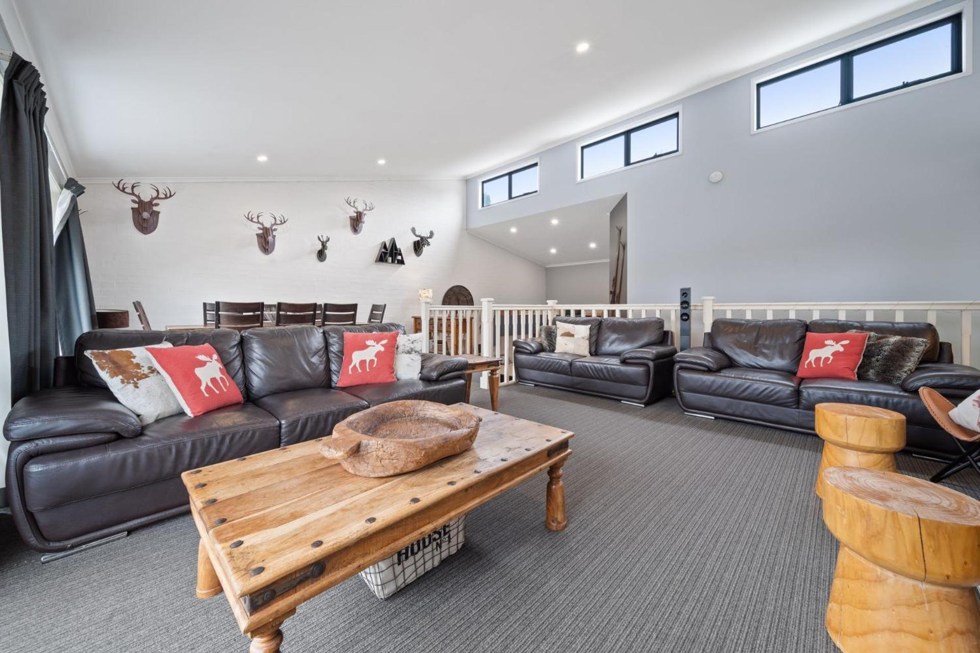 Acacia 2 - Modern 3BR Townhouse l Bath l WiFi l BBQ l Foxtel