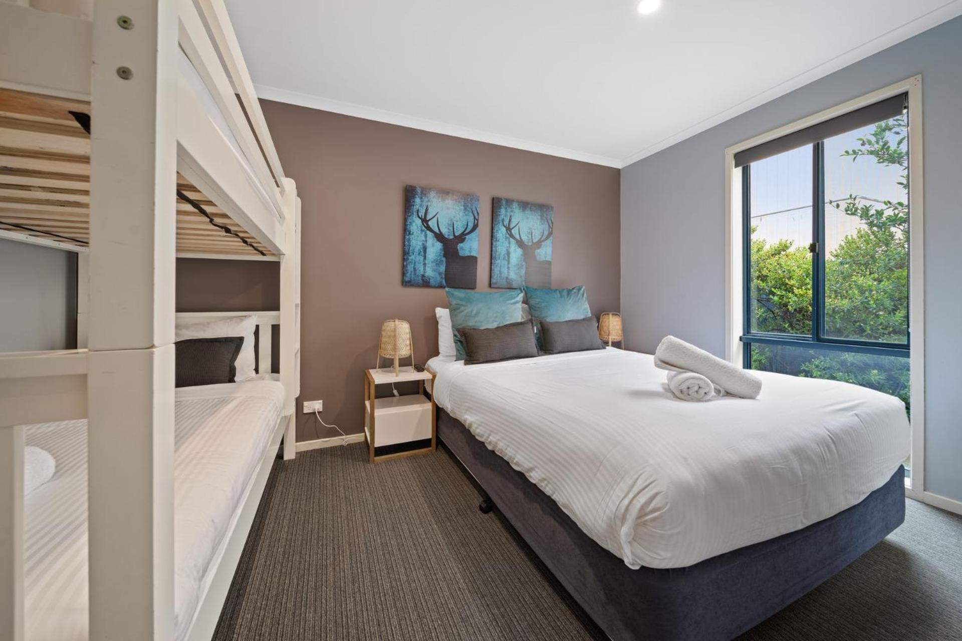 Acacia 2 - Modern 3BR Townhouse l Bath l WiFi l BBQ l Foxtel