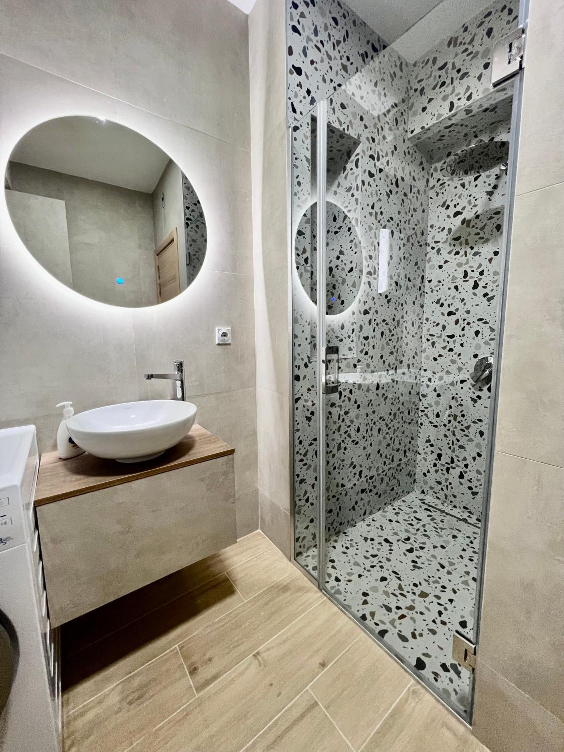 The ONE Suites- with terrace in City Center
