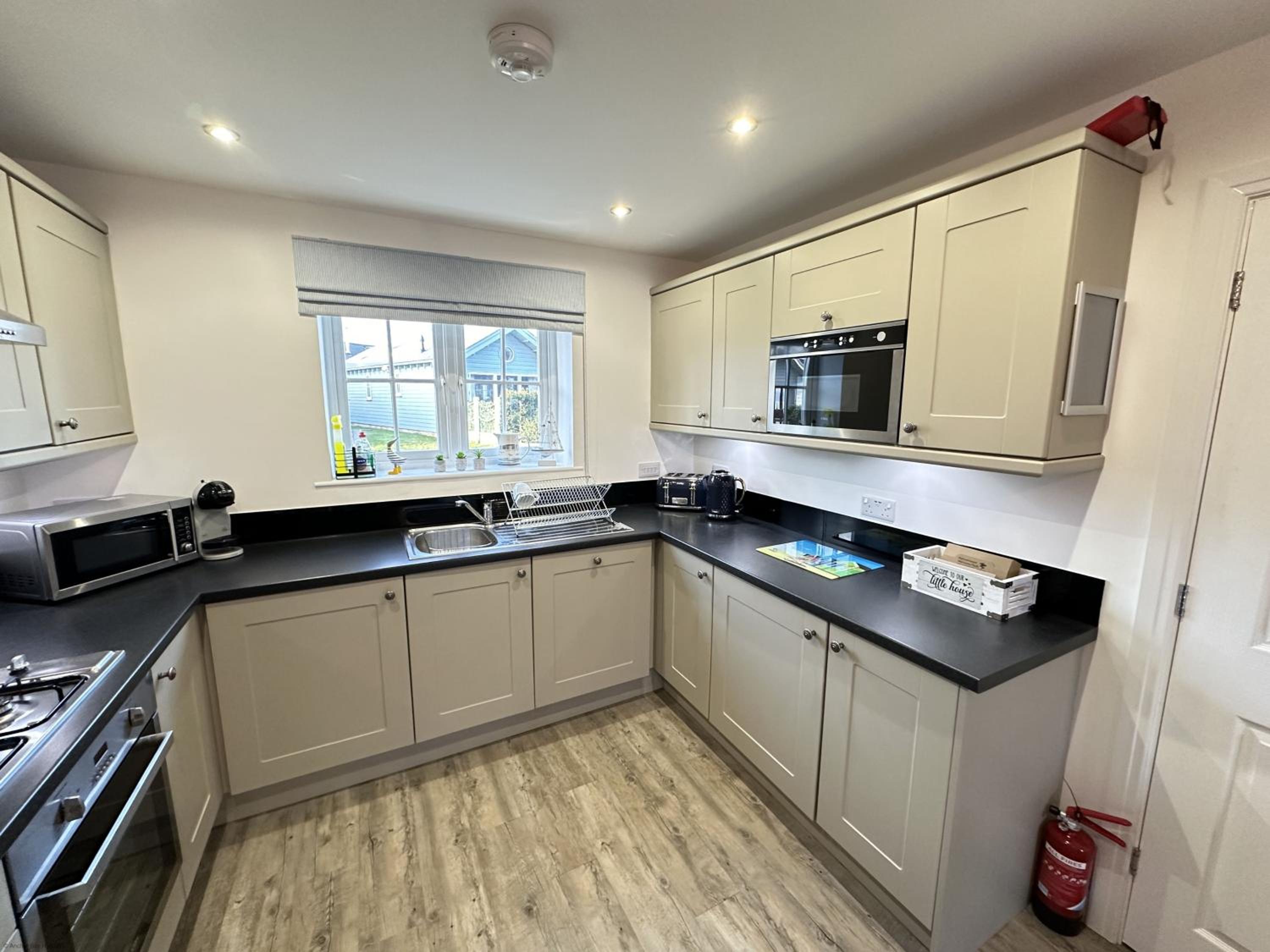 The Sandpiper - Part of the The Bay Filey Holiday Village with pool, gym and direct beach access, pub, restaurant, tennis and meadows walks