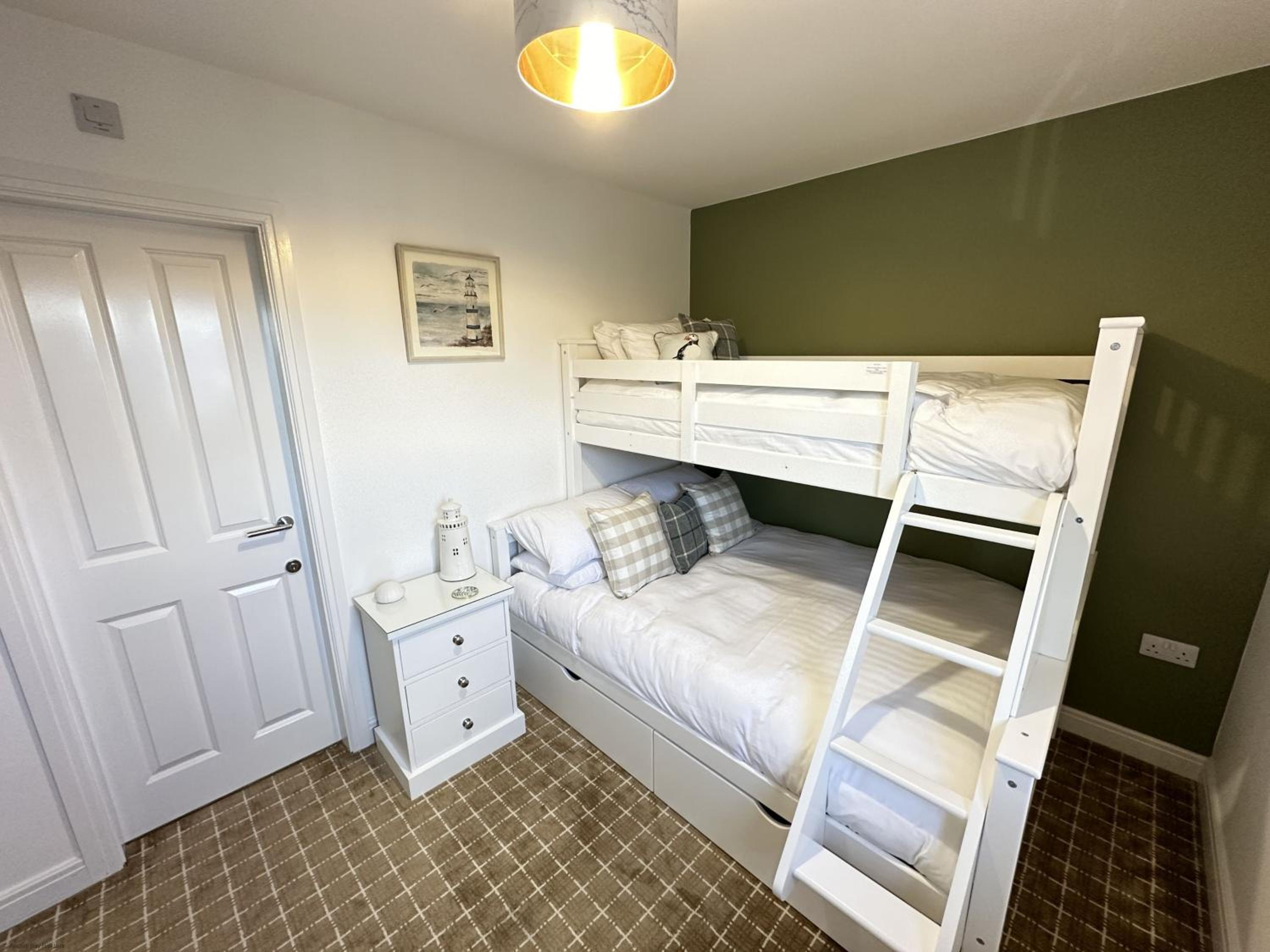The Sandpiper - Part of the The Bay Filey Holiday Village with pool, gym and direct beach access, pub, restaurant, tennis and meadows walks