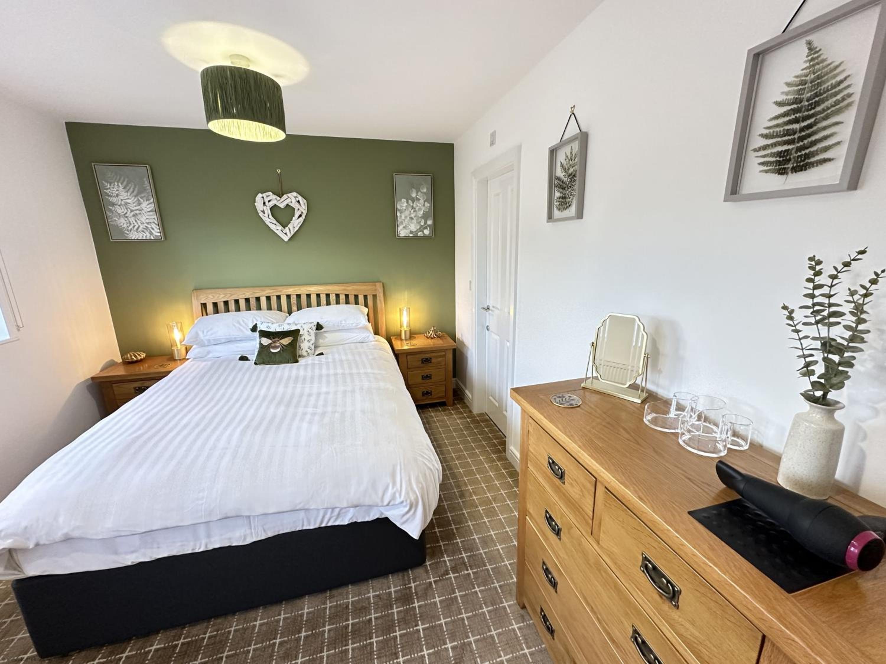 The Sandpiper - Part of the The Bay Filey Holiday Village with pool, gym and direct beach access, pub, restaurant, tennis and meadows walks