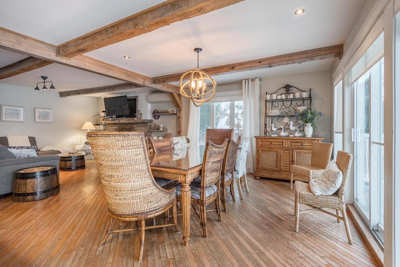 Breathtaking Lake View With Spa Chalet 360