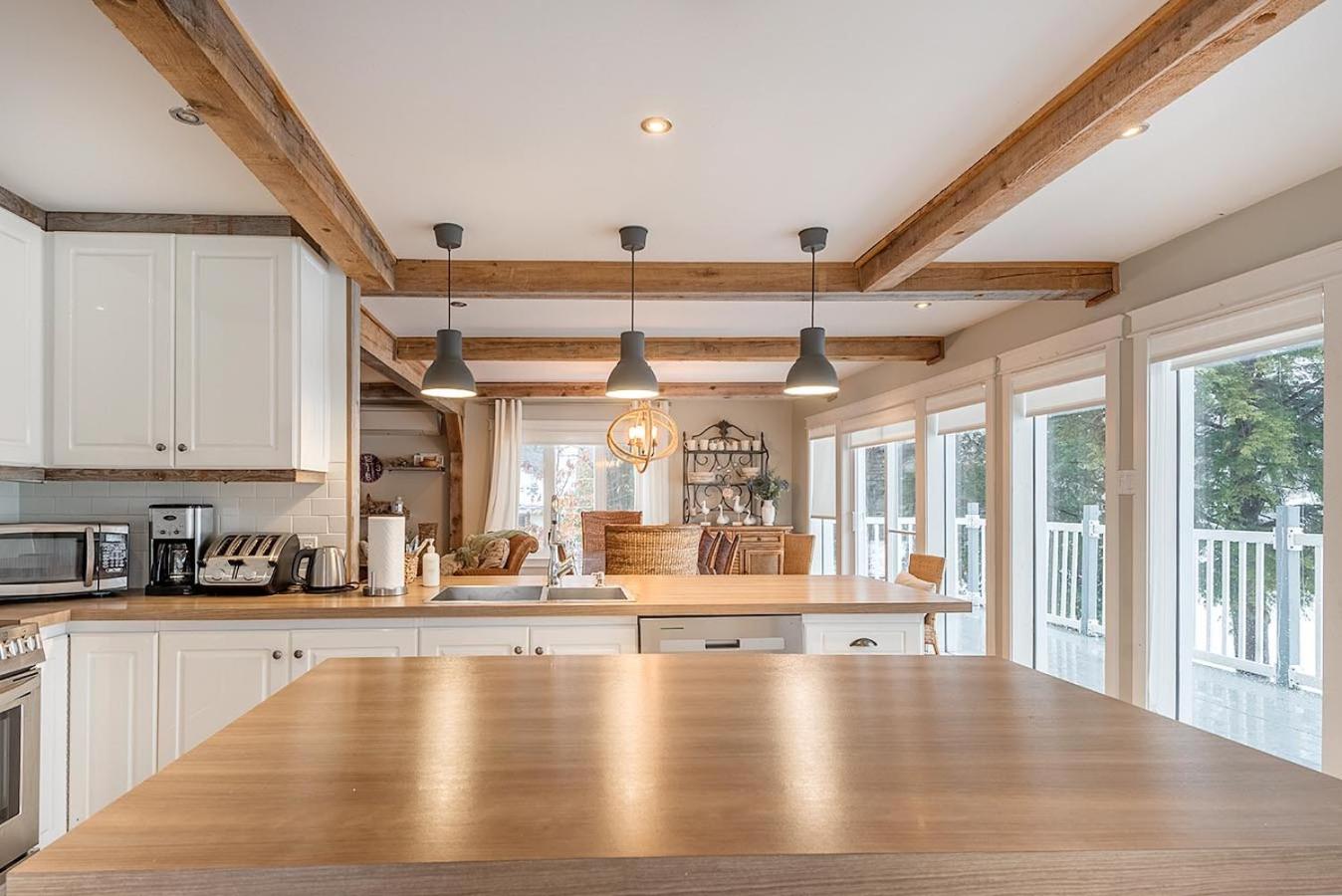 Breathtaking Lake View With Spa Chalet 360