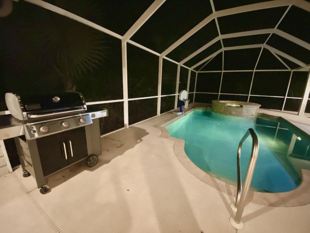 Hidden Gem: Escape to Newlin Cottage in Cape Coral view 4
