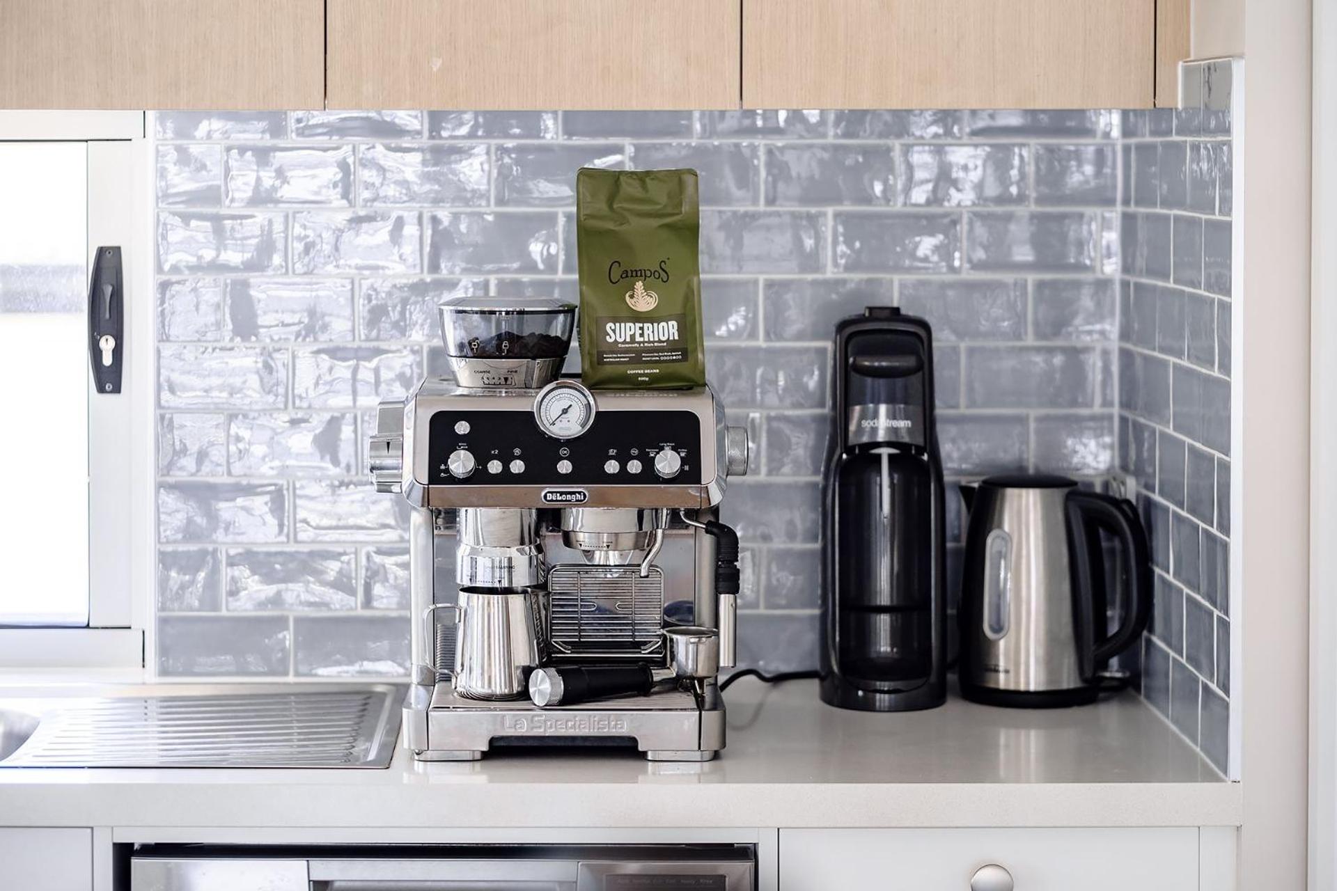 Aria Shores - Your Lakeside Haven