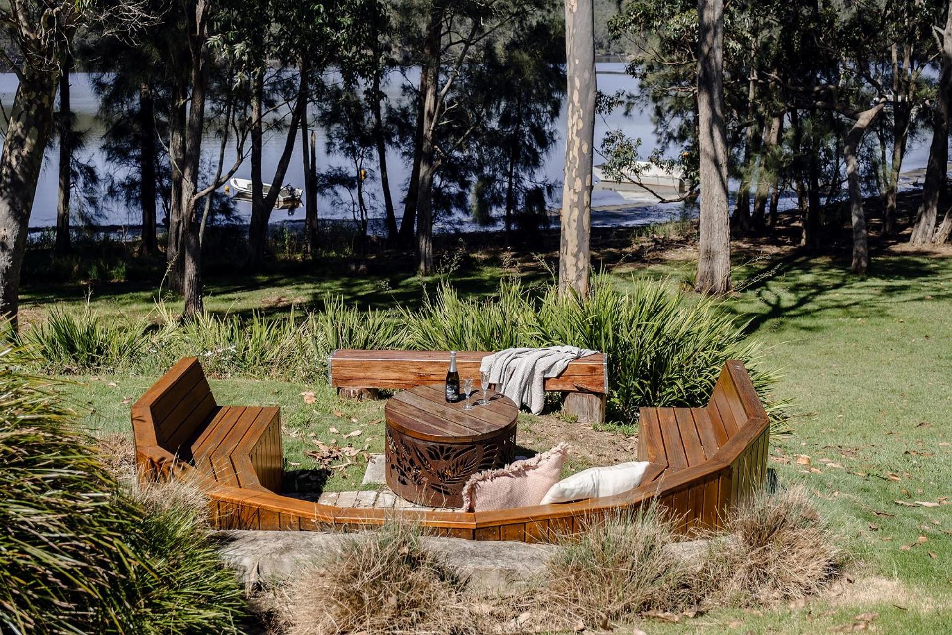 Aria Shores - Your Lakeside Haven