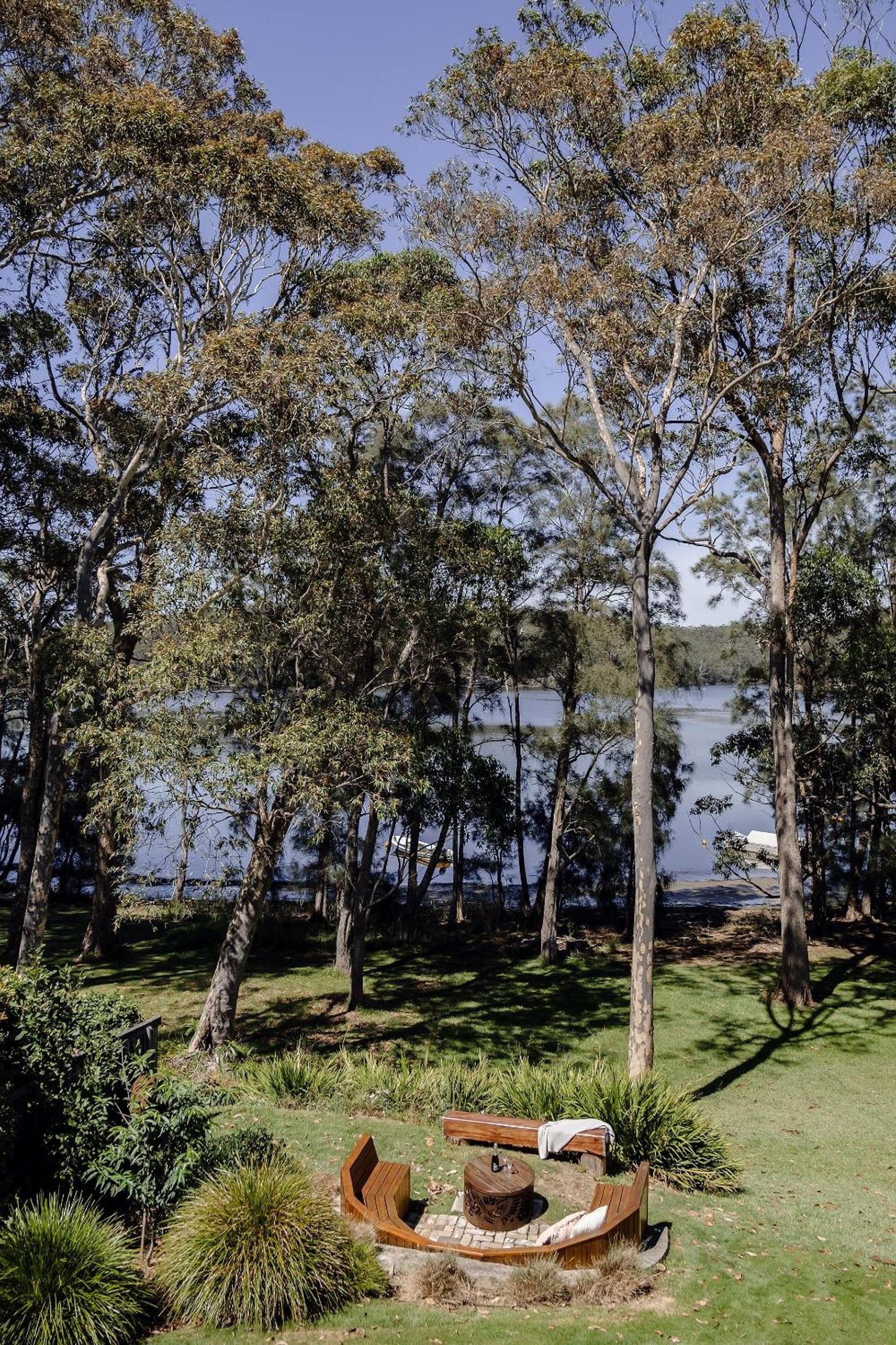Aria Shores - Your Lakeside Haven