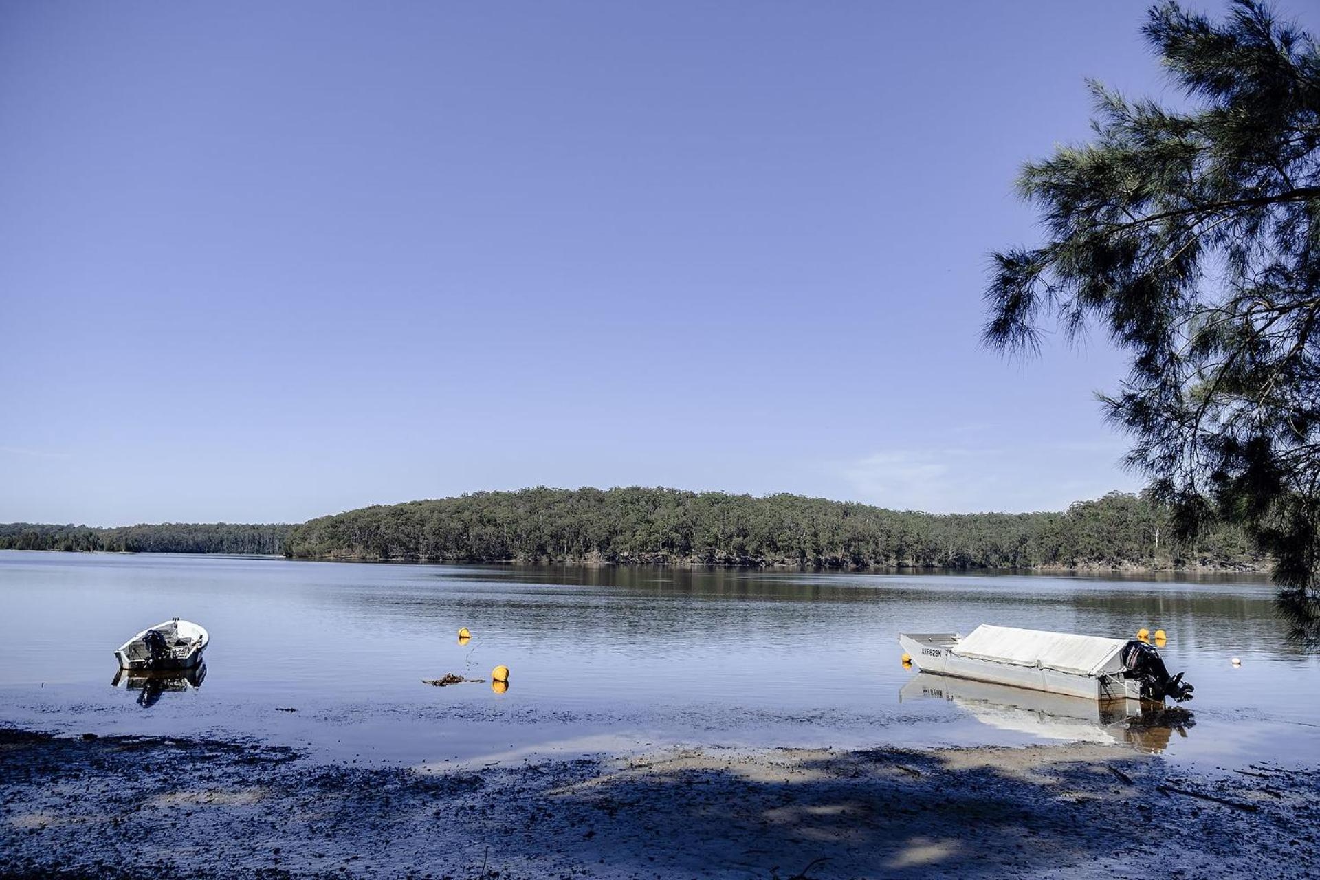 Aria Shores - Your Lakeside Haven