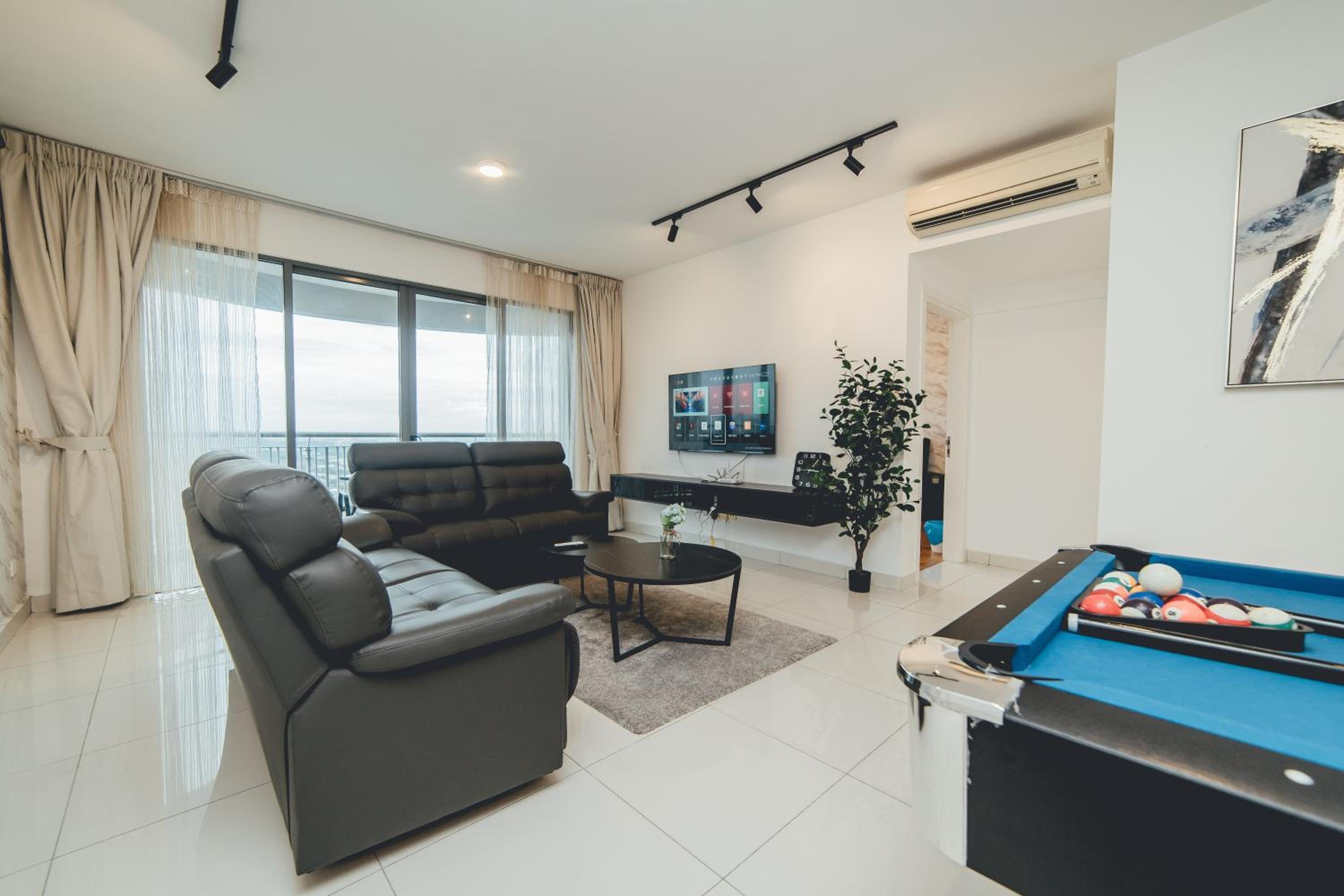Teega Luxury 12 pax 4BR Pooltable by Our Stay photo 7
