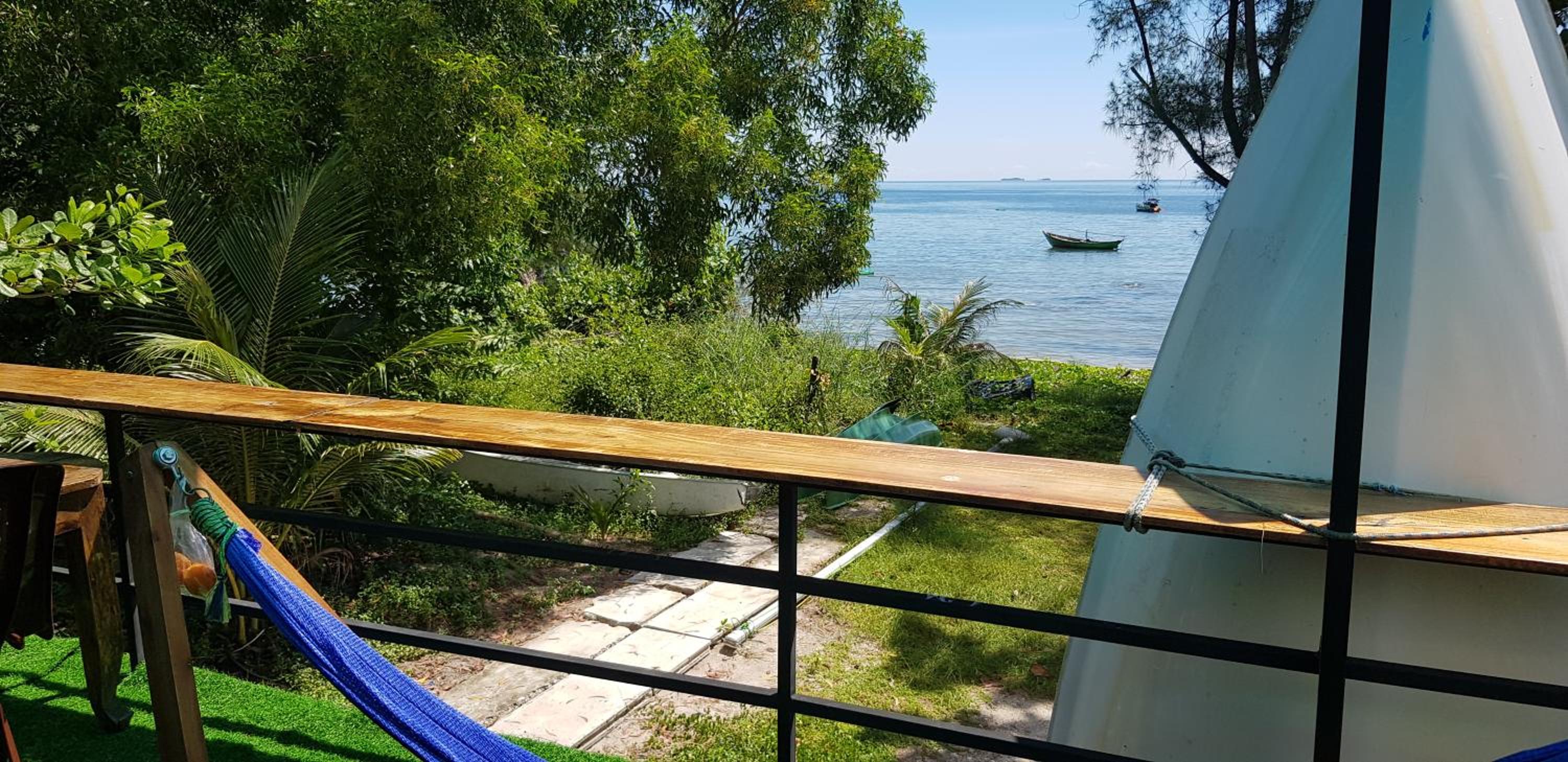 Old Sailor's Sunrise Beach Front House