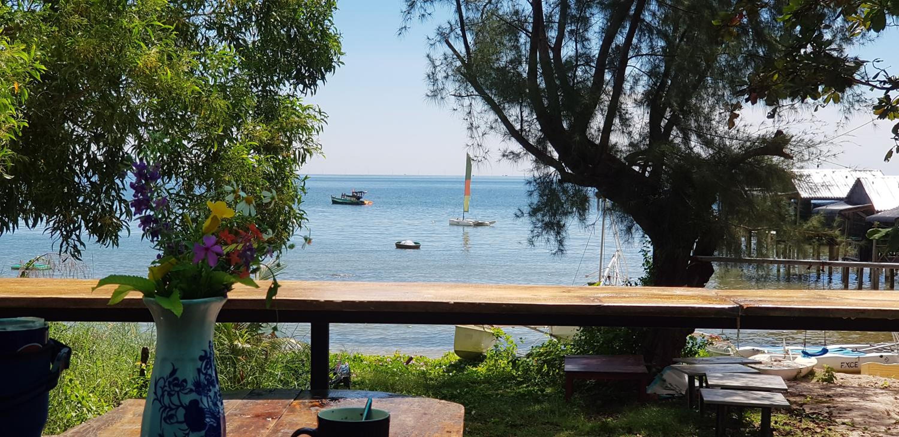 Old Sailor's Sunrise Beach Front House