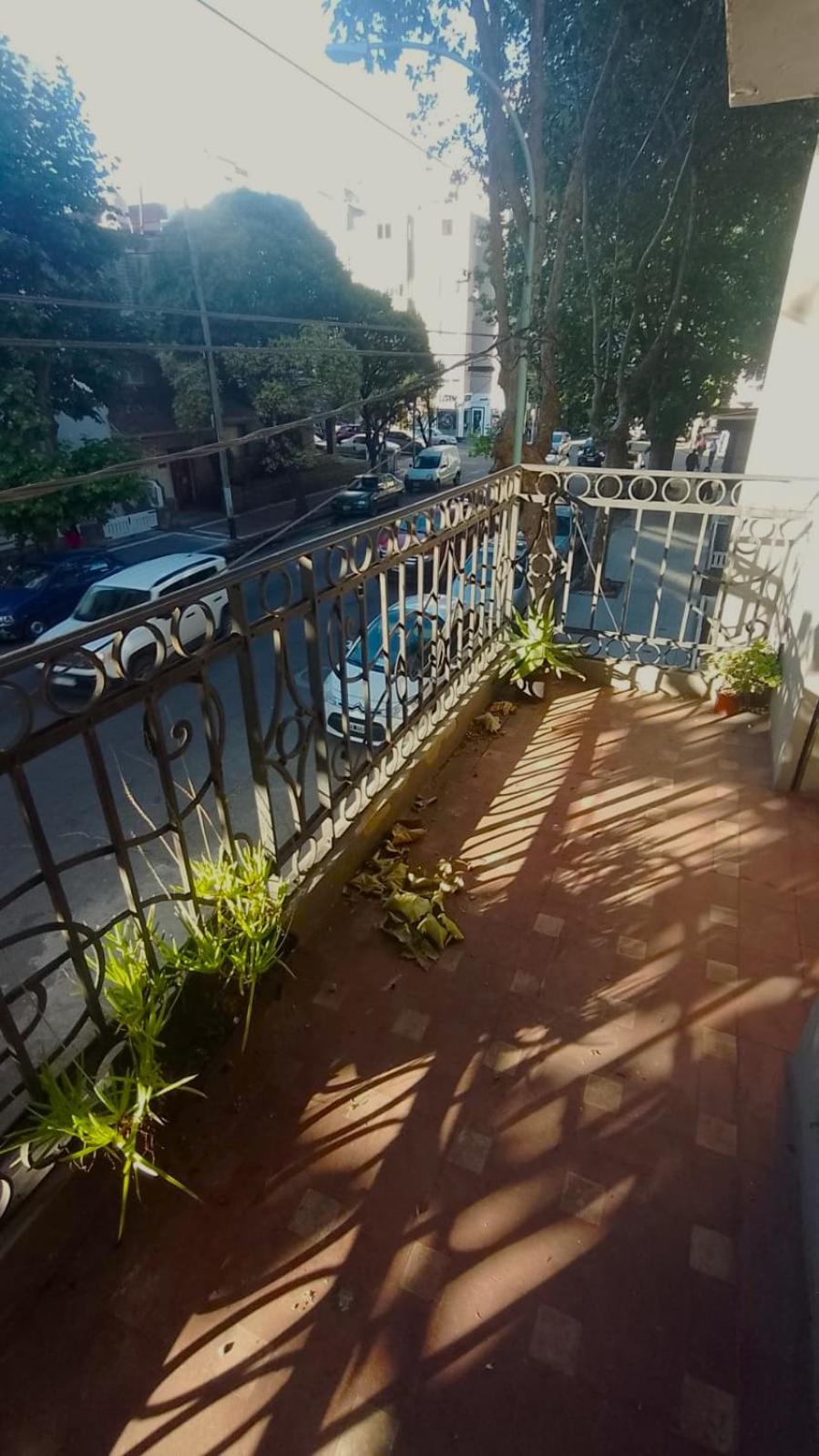 3 ambientes a la calle en zona céntrica Plaza Mitre