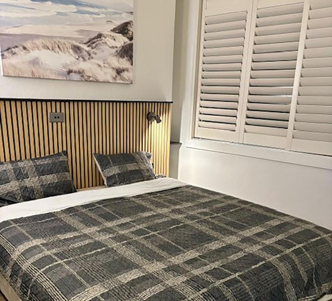Heart of Sydney CBD Chic One Bedroom Apartment with Pool on Bridge Street