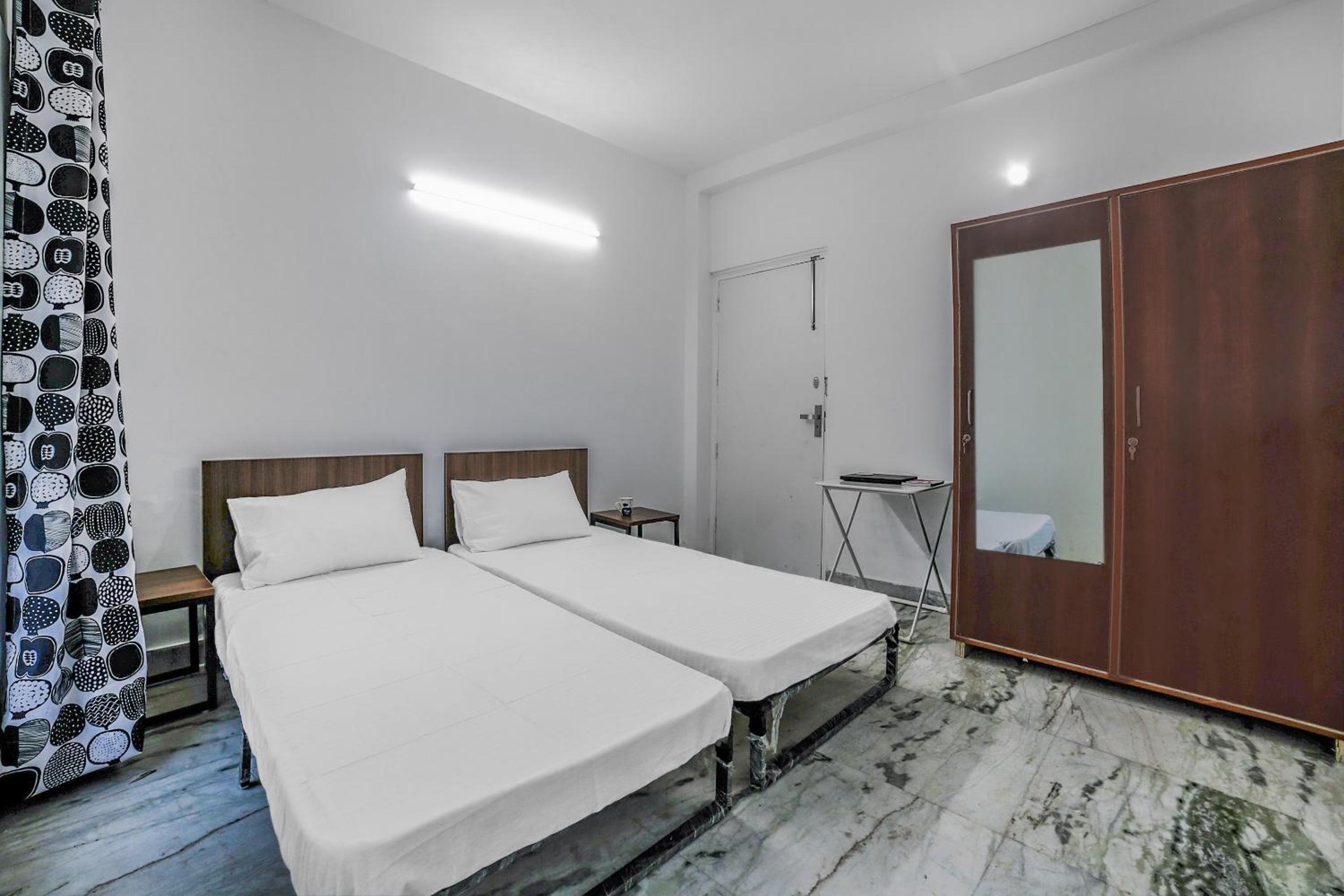 Collection O Shejal Residency