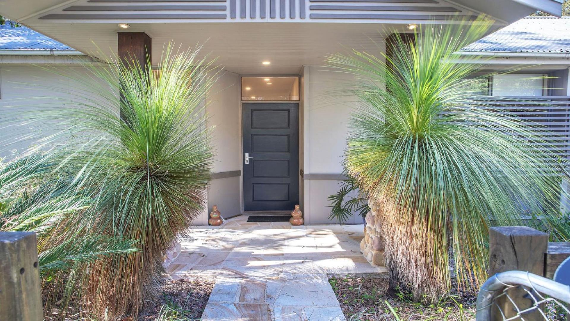 Waters Edge - Pet Friendly Holiday Home