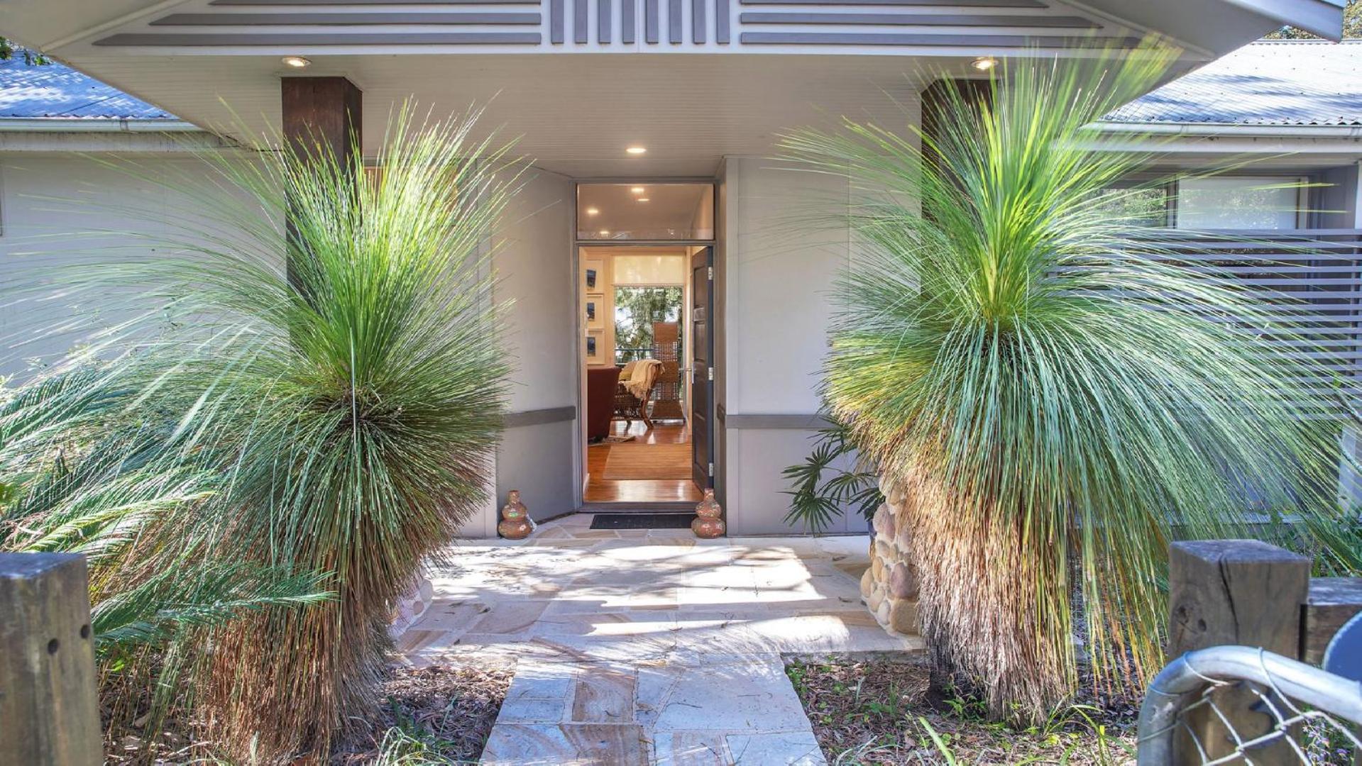 Waters Edge - Pet Friendly Holiday Home
