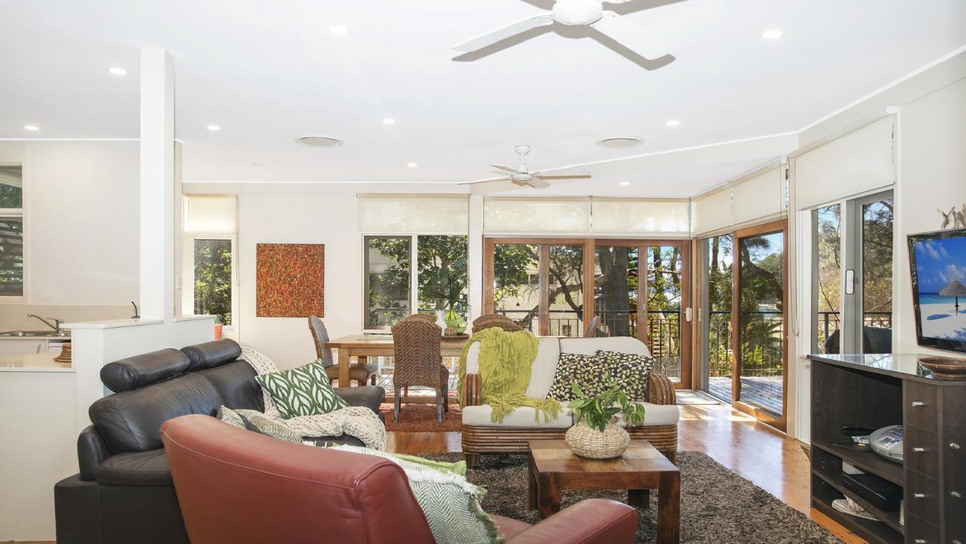 Waters Edge - Pet Friendly Holiday Home