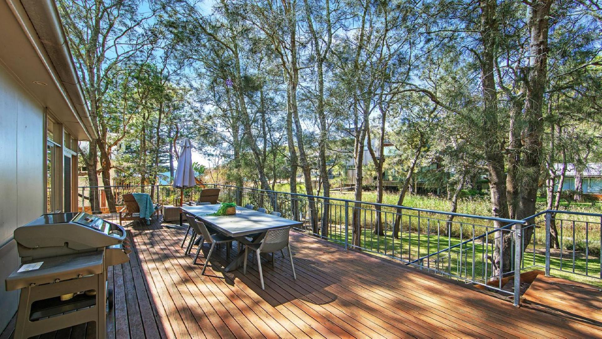 Waters Edge - Pet Friendly Holiday Home