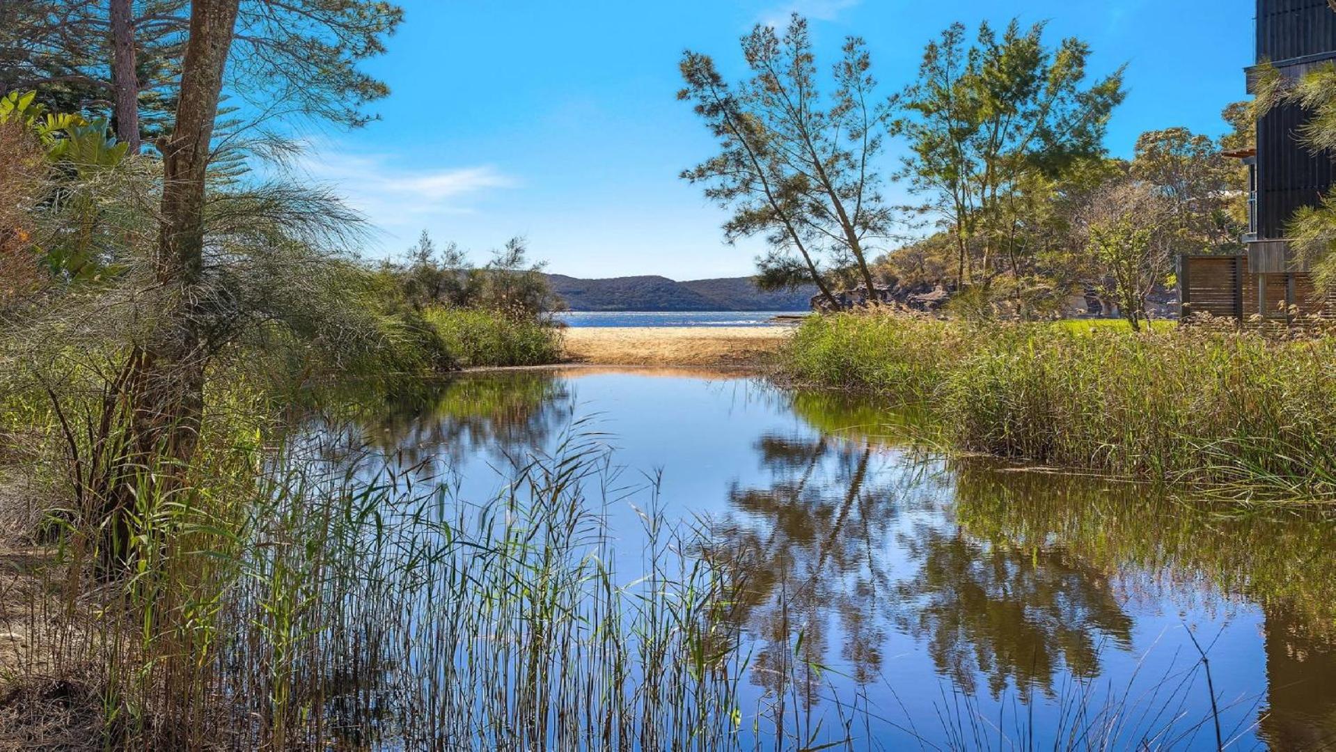 Waters Edge - Pet Friendly Holiday Home
