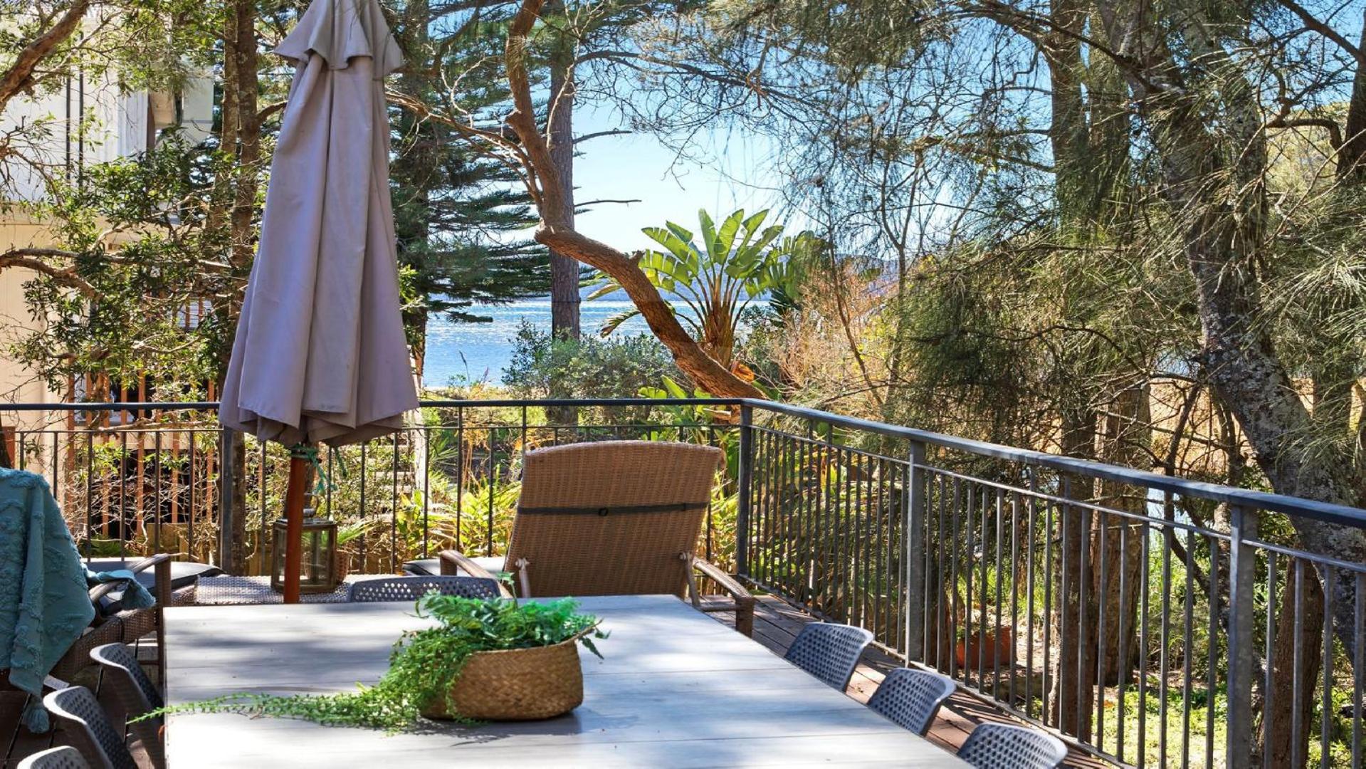 Waters Edge - Pet Friendly Holiday Home