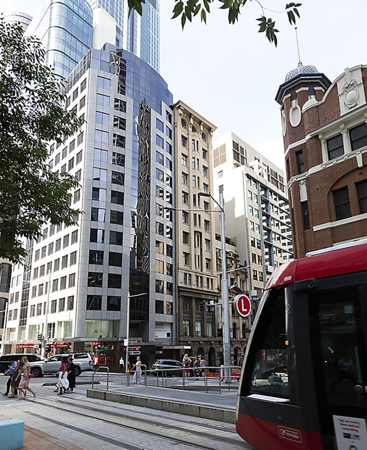 Heart of Sydney CBD Chic One Bedroom Apartment with Pool on Bridge Street