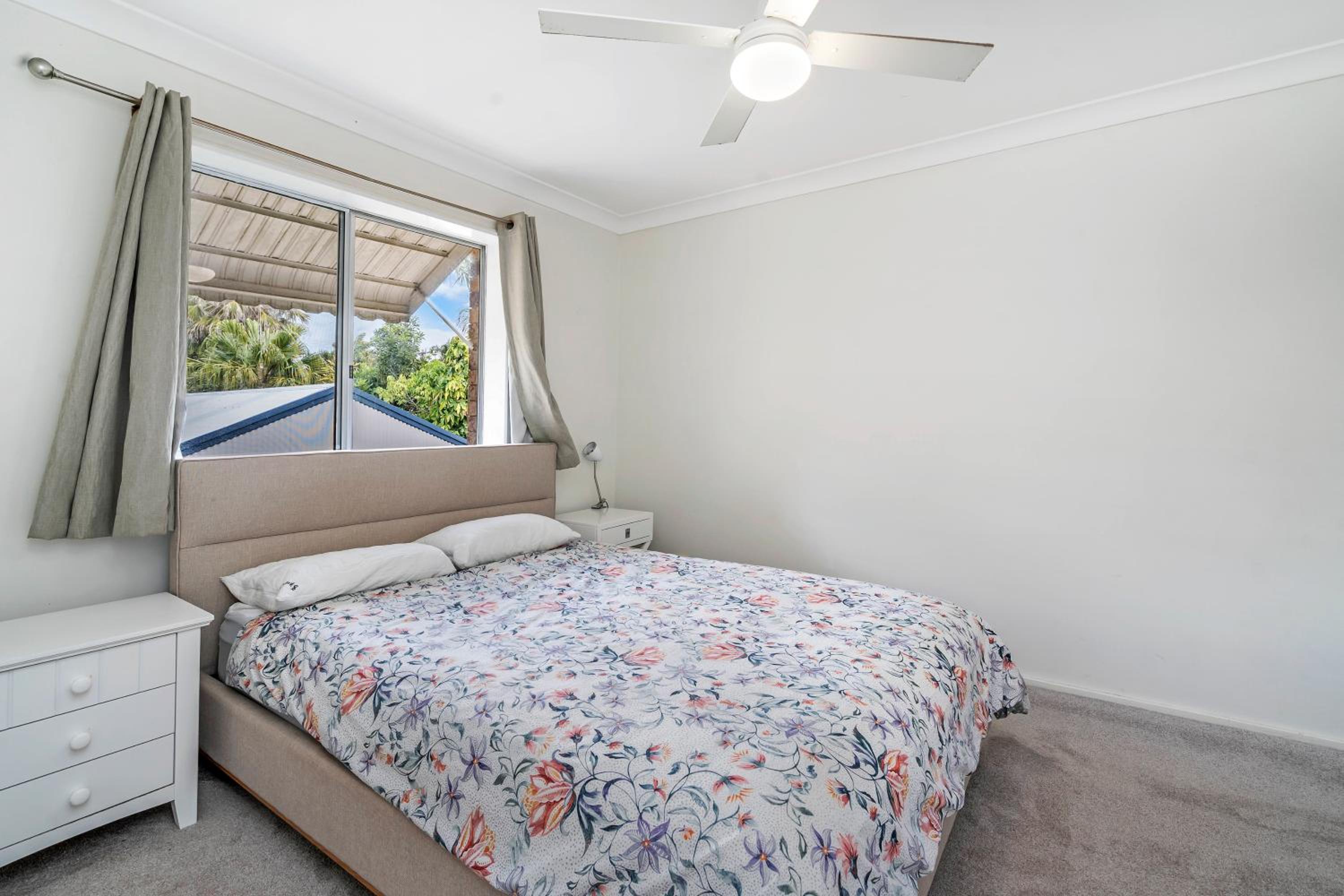 Creel At Hat Head - 8 Hutcheson Street